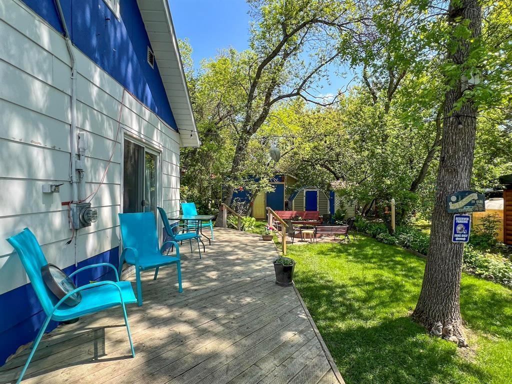 












330 Oak Drive

,
Oak Lake Beach,




Manitoba
R0M1P0

