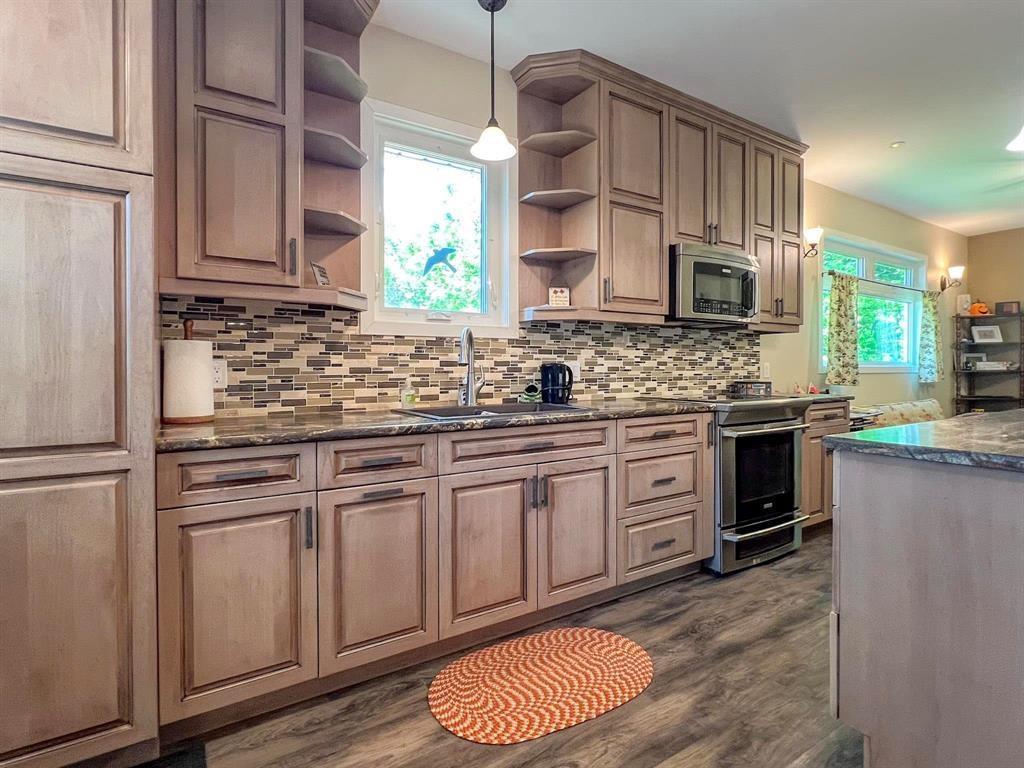 












330 Oak Drive

,
Oak Lake Beach,




Manitoba
R0M1P0

