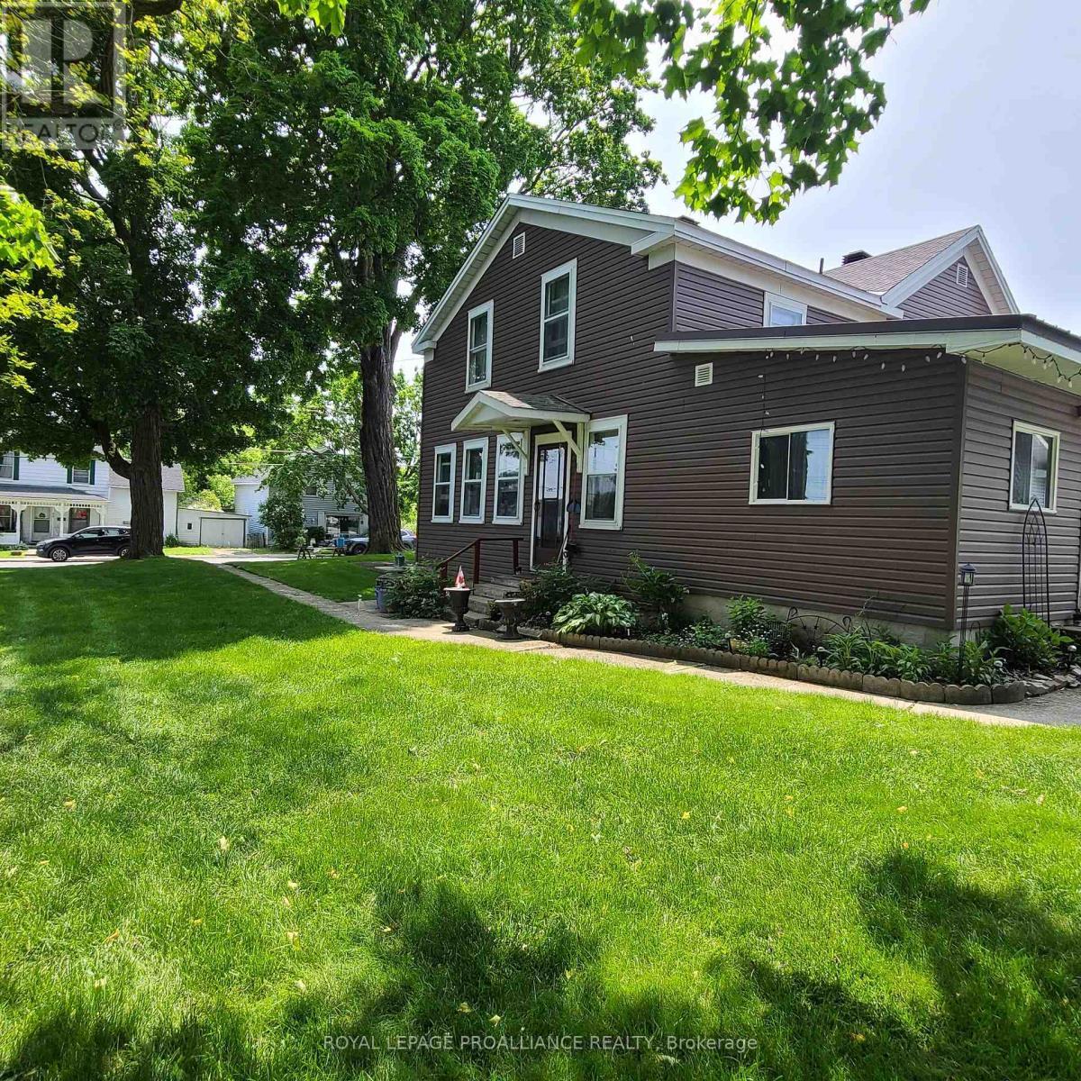 












634 HENRY STREET W

,
Prescott,




Ontario
K0E1T0


