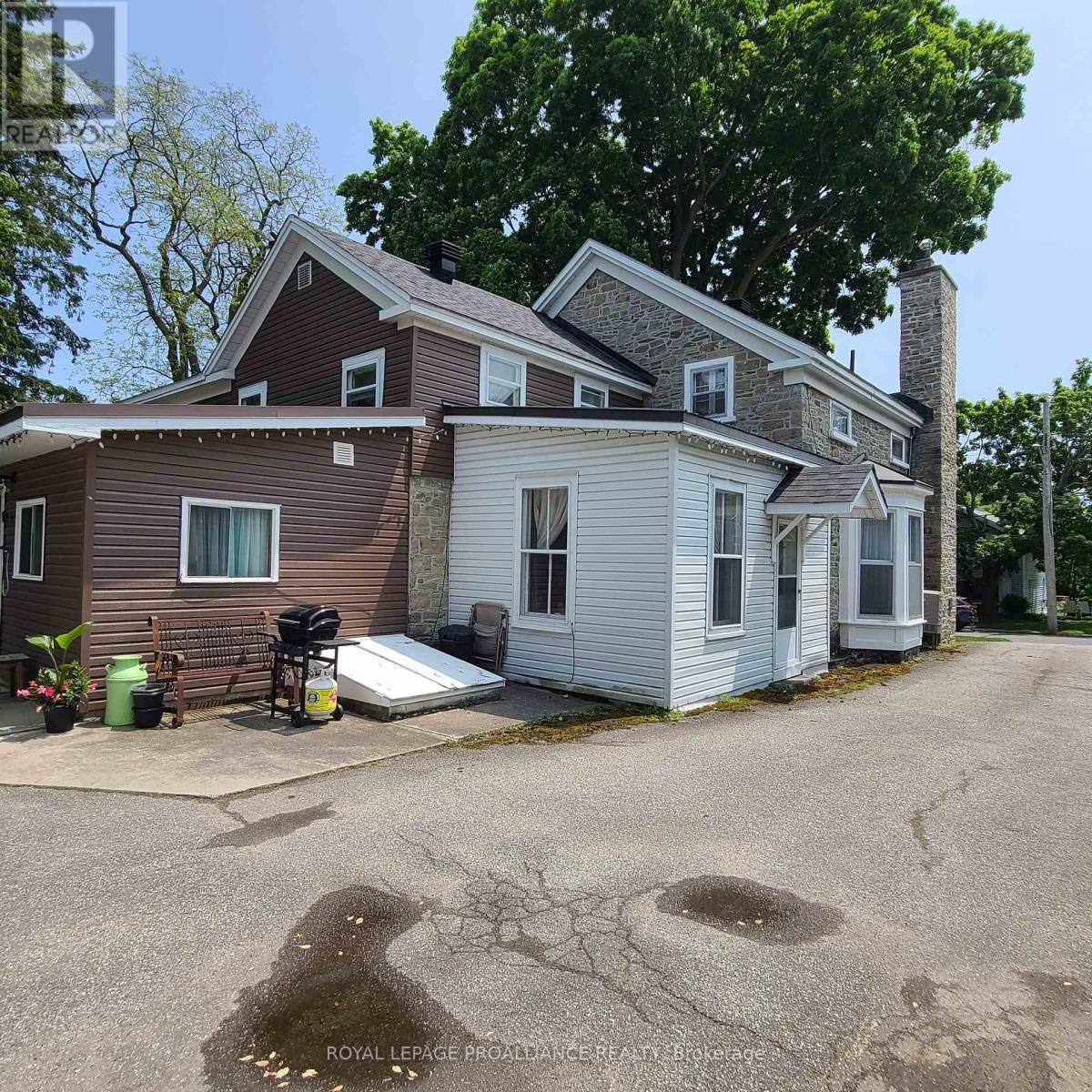 












634 HENRY STREET W

,
Prescott,




Ontario
K0E1T0

