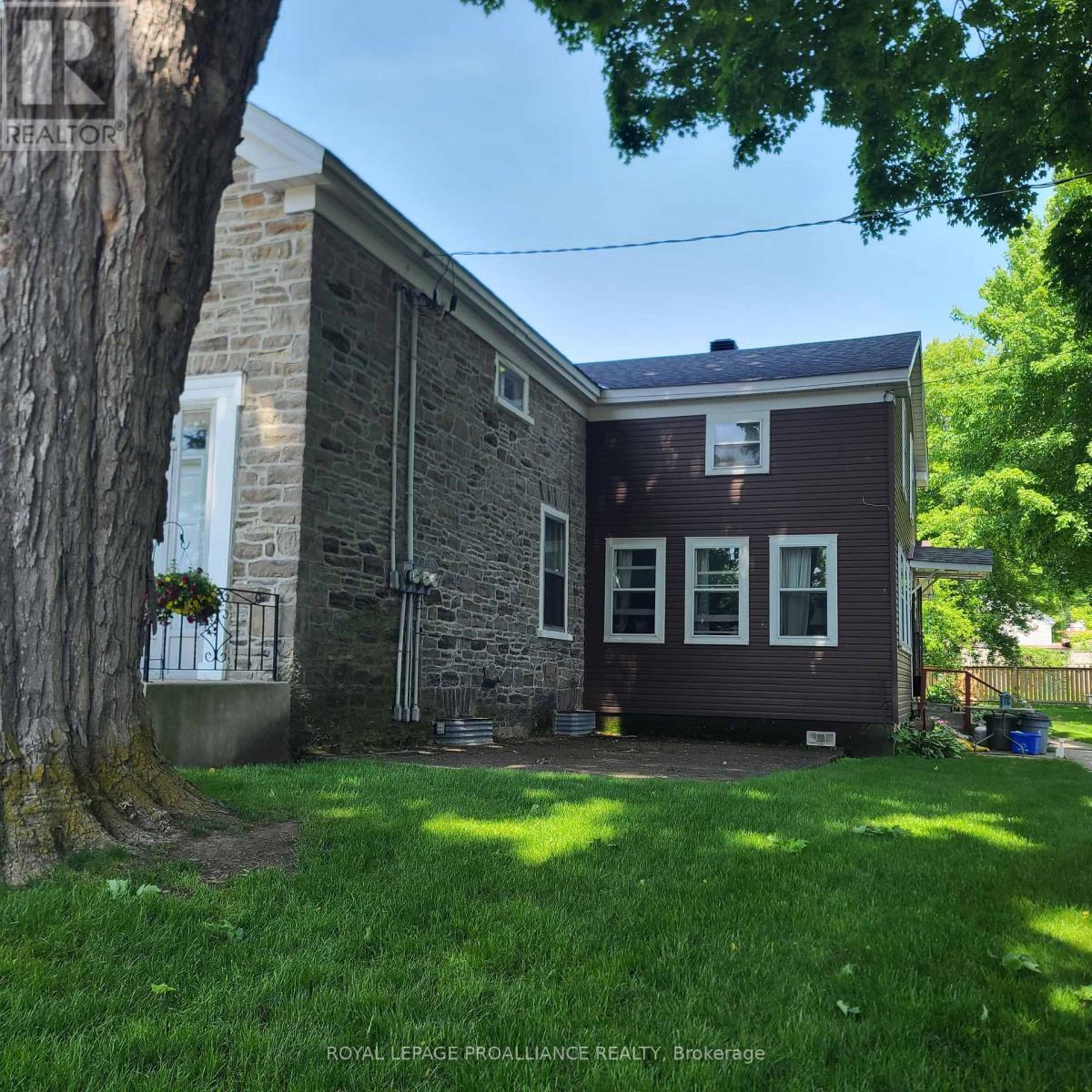 












634 HENRY STREET W

,
Prescott,




Ontario
K0E1T0


