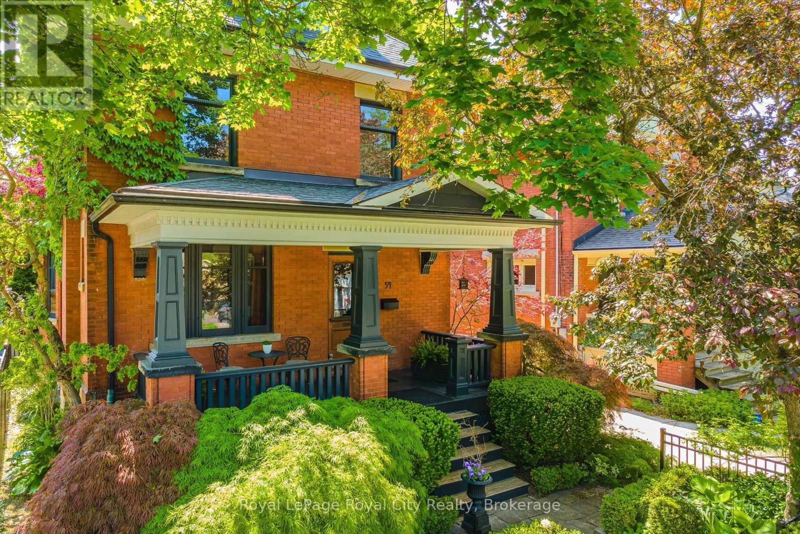 












54 CLINTON STREET

,
Guelph (Downtown),




Ontario
N1H5G5

