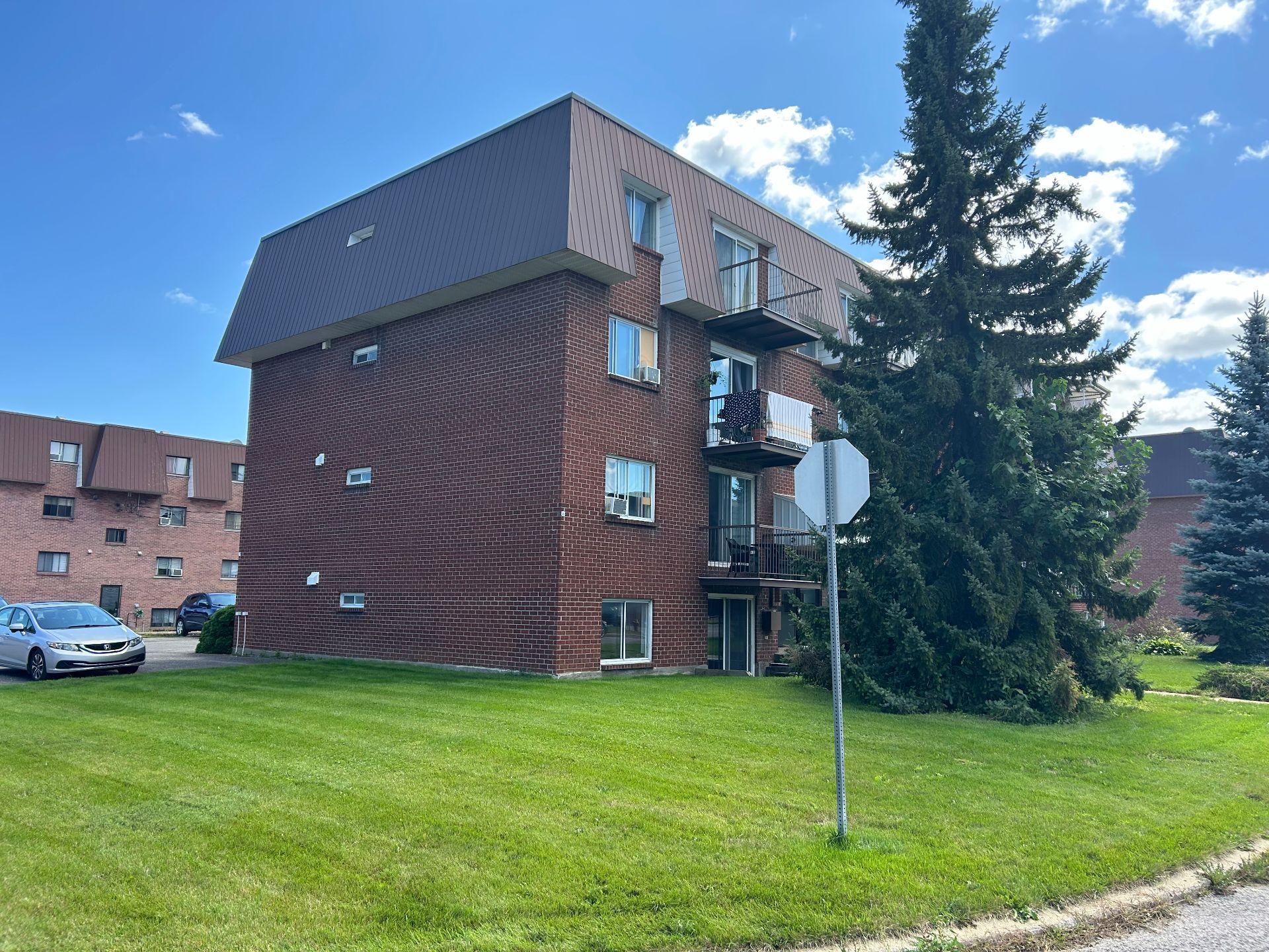 









554


Rue Lafontaine

,
Repentigny (Repentigny),




QC
J6A7N7

