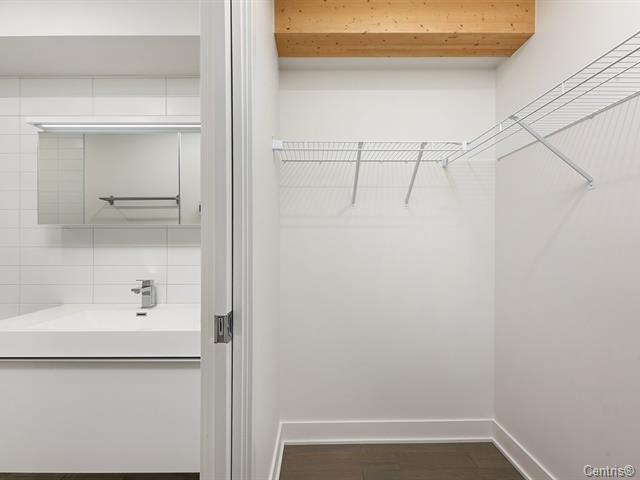 









338


Rue Eleanor

, TH123,
Montréal (Le Sud-Ouest),




QC
H3C0T5

