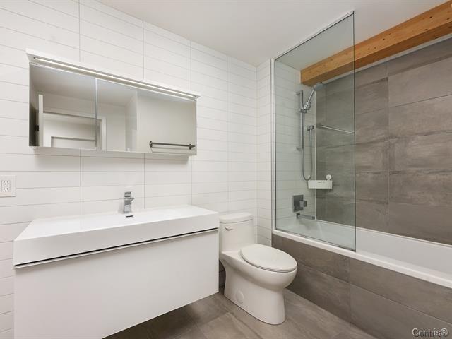 









338


Rue Eleanor

, TH123,
Montréal (Le Sud-Ouest),




QC
H3C0T5

