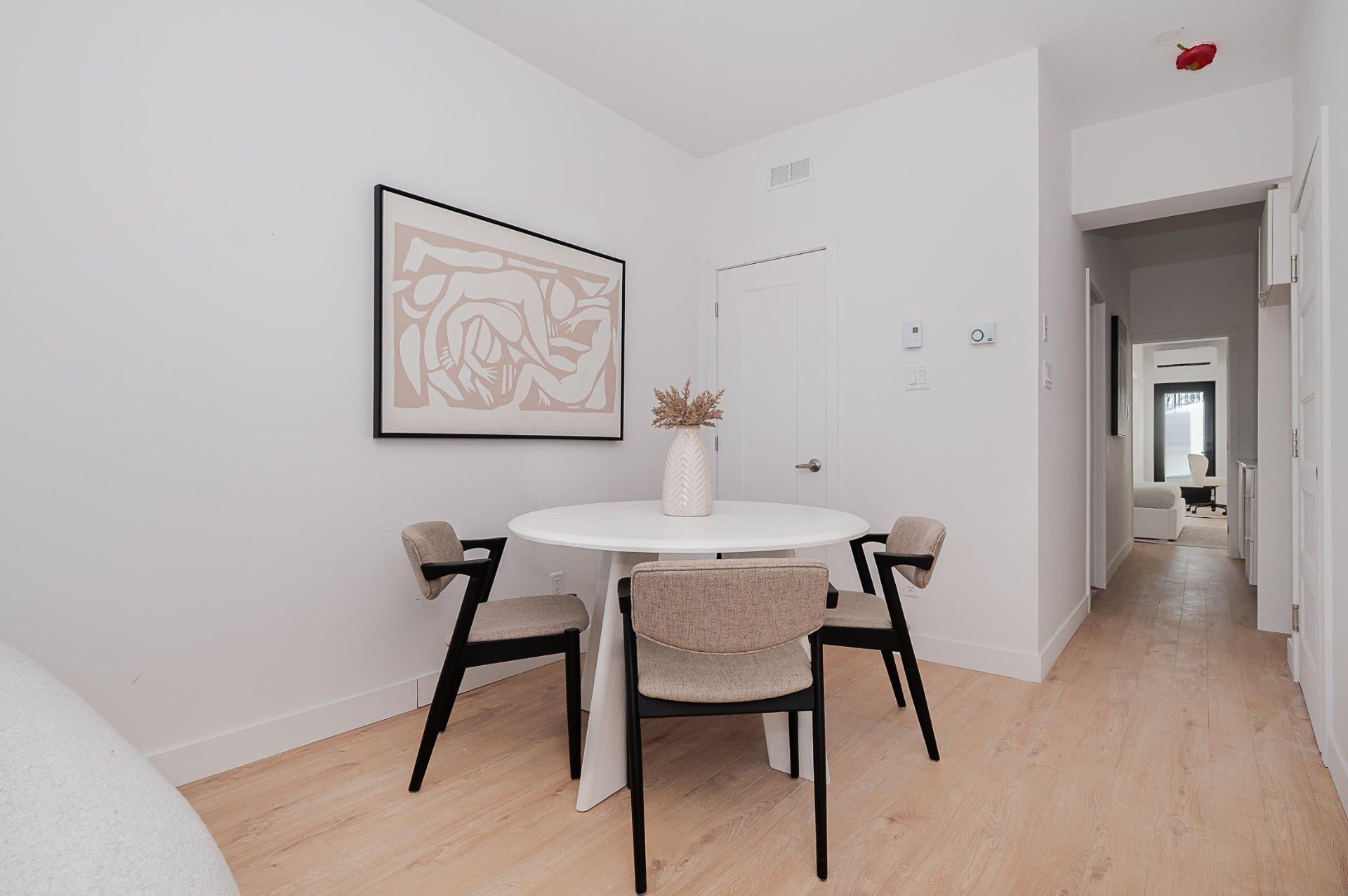 









6272


Av. De Gaspé

,
Montréal (Rosemont/La Petite-Patrie),




QC
H2S2X7

