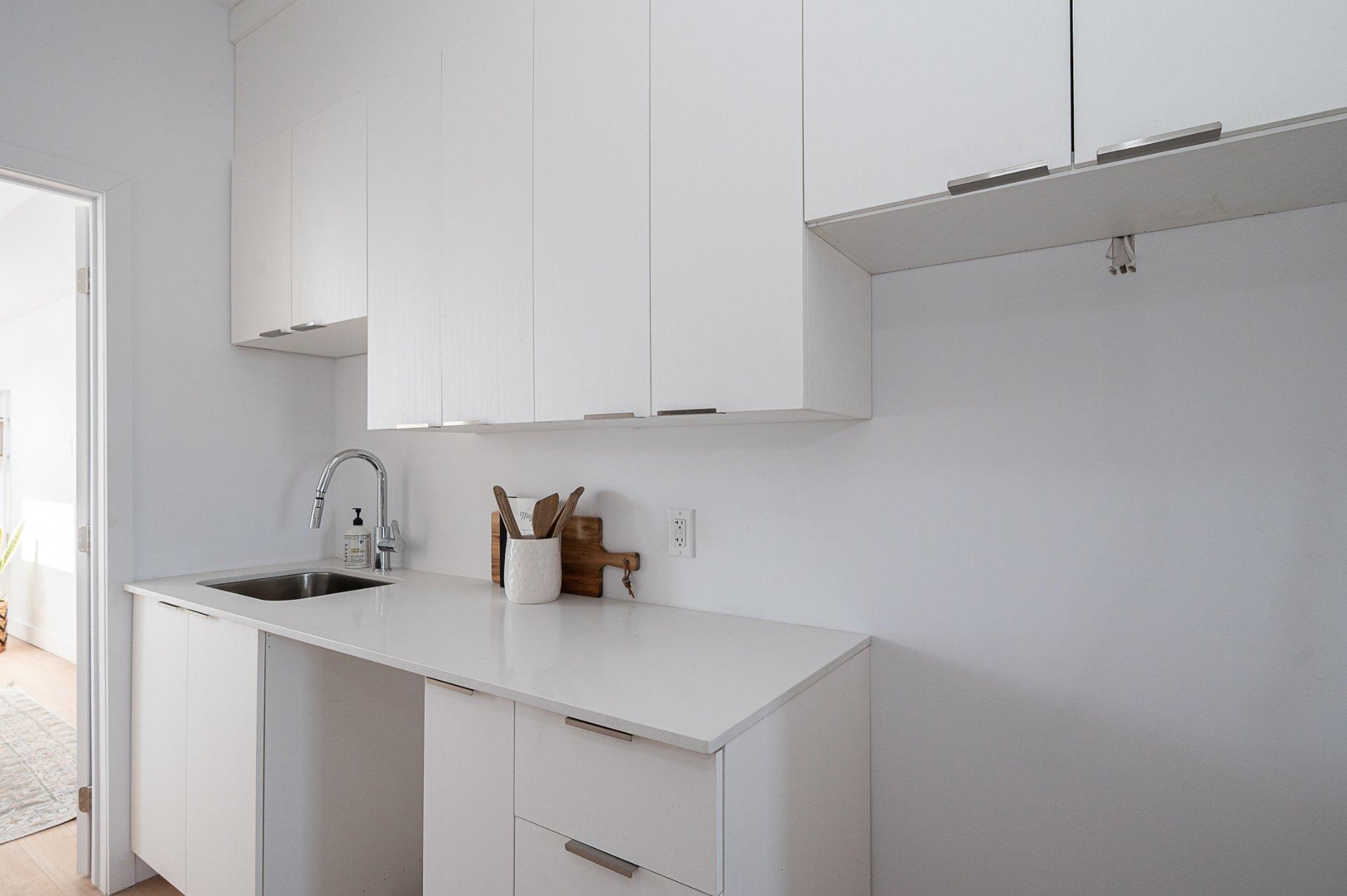 









6272


Av. De Gaspé

,
Montréal (Rosemont/La Petite-Patrie),




QC
H2S2X7

