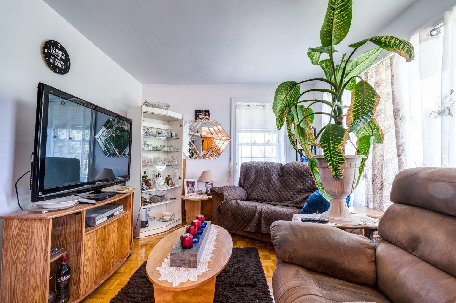 









380


Rg Ste-Cécile

,
Saint-David,




QC
J0G1L0

