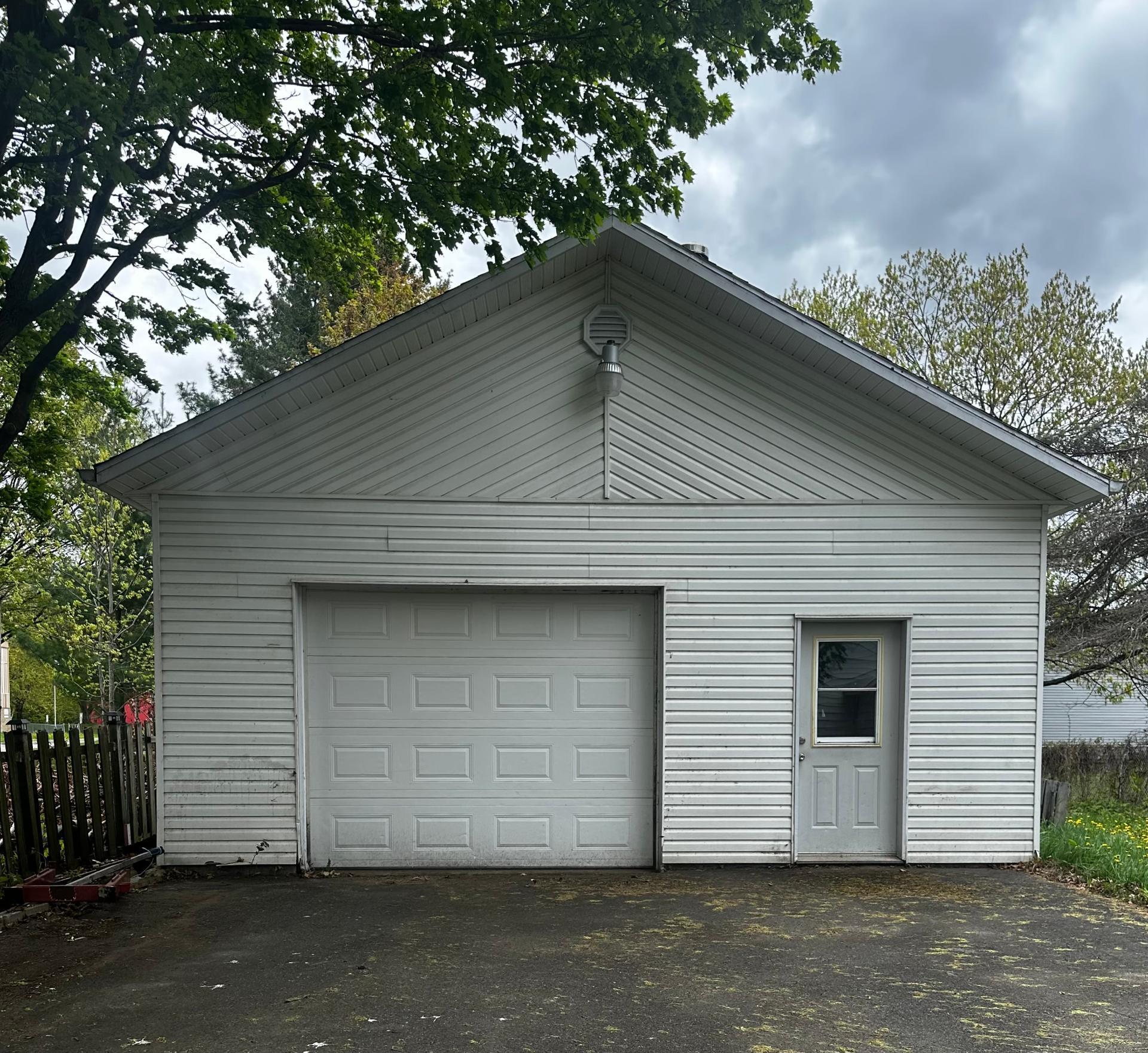 









1255


3e Rue

,
Deschaillons-sur-Saint-Laurent,




QC
G0S1G0

