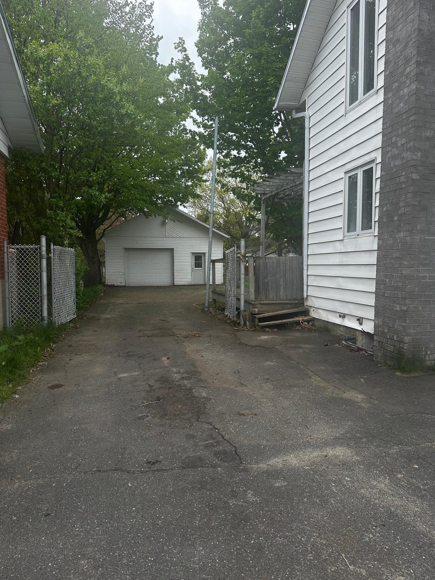 









1255


3e Rue

,
Deschaillons-sur-Saint-Laurent,




QC
G0S1G0

