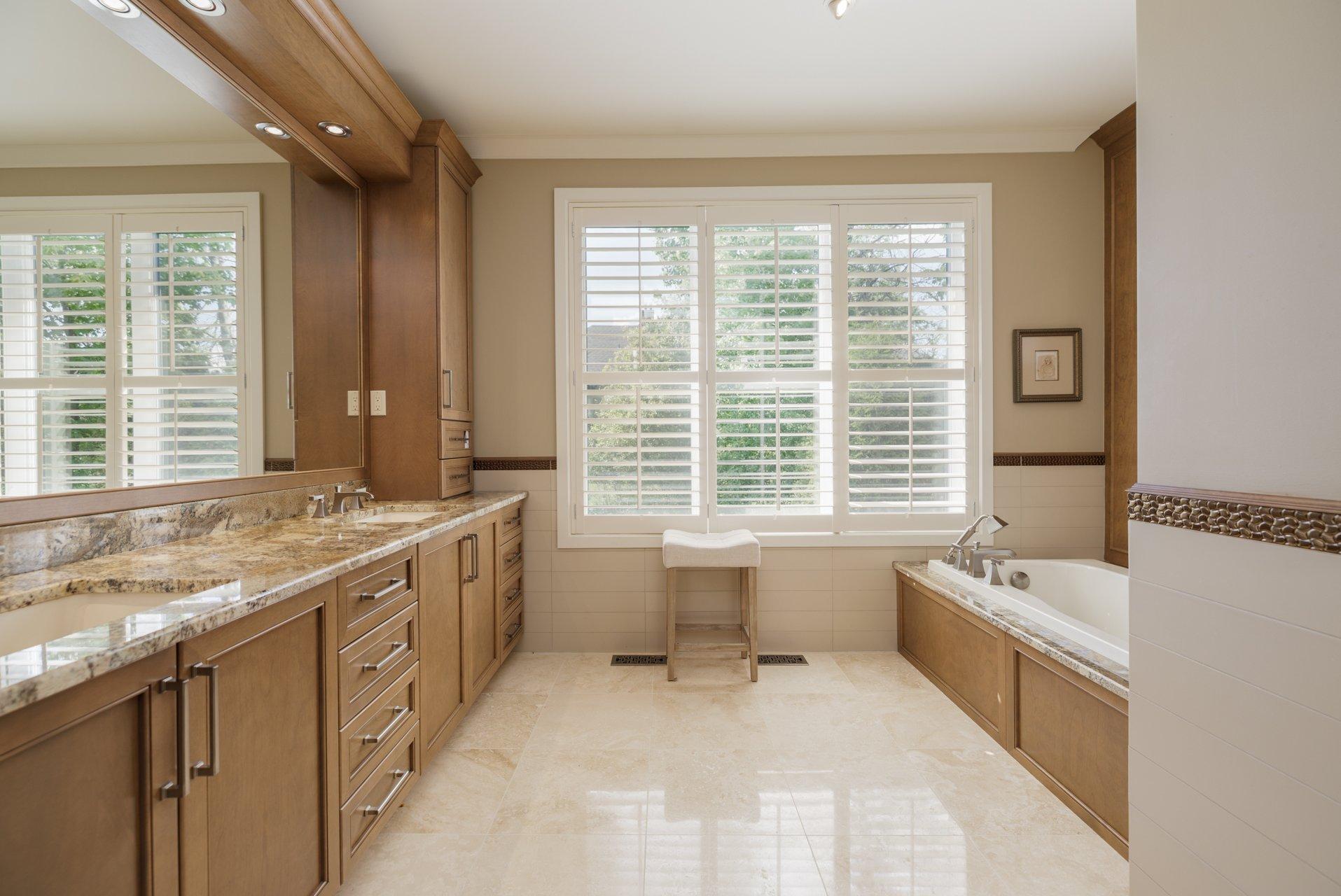 









22


Place Madison

,
Hudson,




QC
J0P1H0

