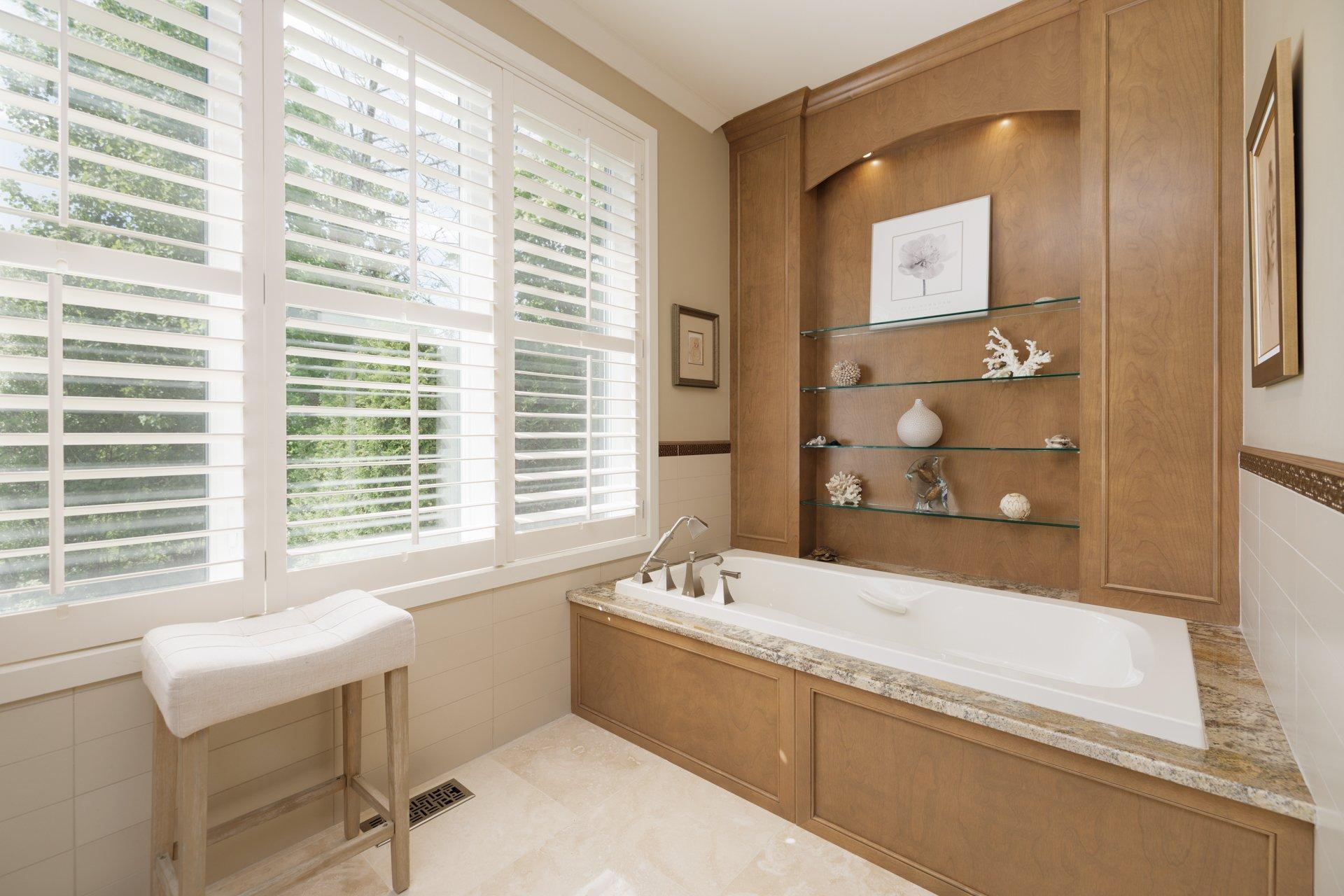 









22


Place Madison

,
Hudson,




QC
J0P1H0

