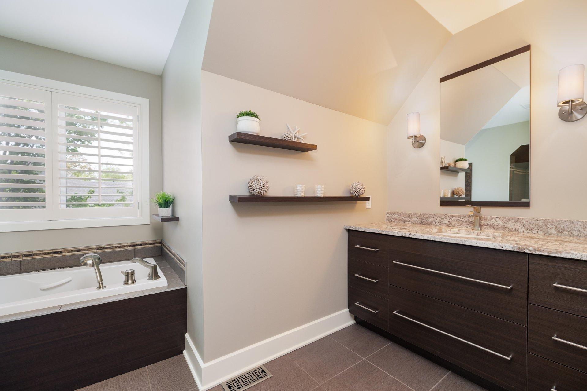 









22


Place Madison

,
Hudson,




QC
J0P1H0

