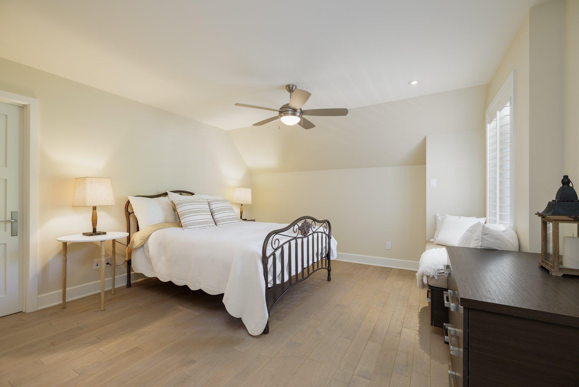 









22


Place Madison

,
Hudson,




QC
J0P1H0

