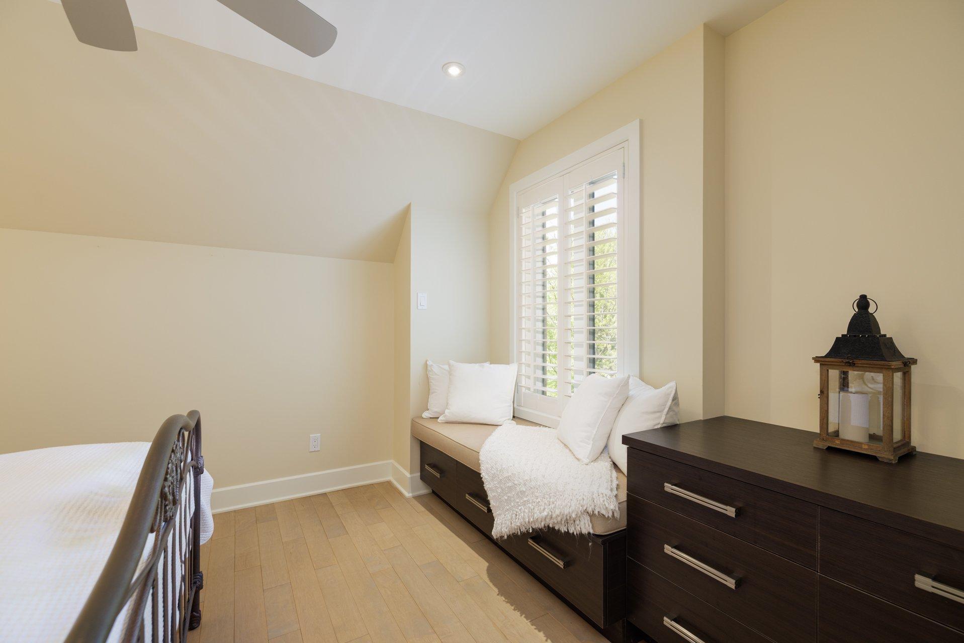









22


Place Madison

,
Hudson,




QC
J0P1H0

