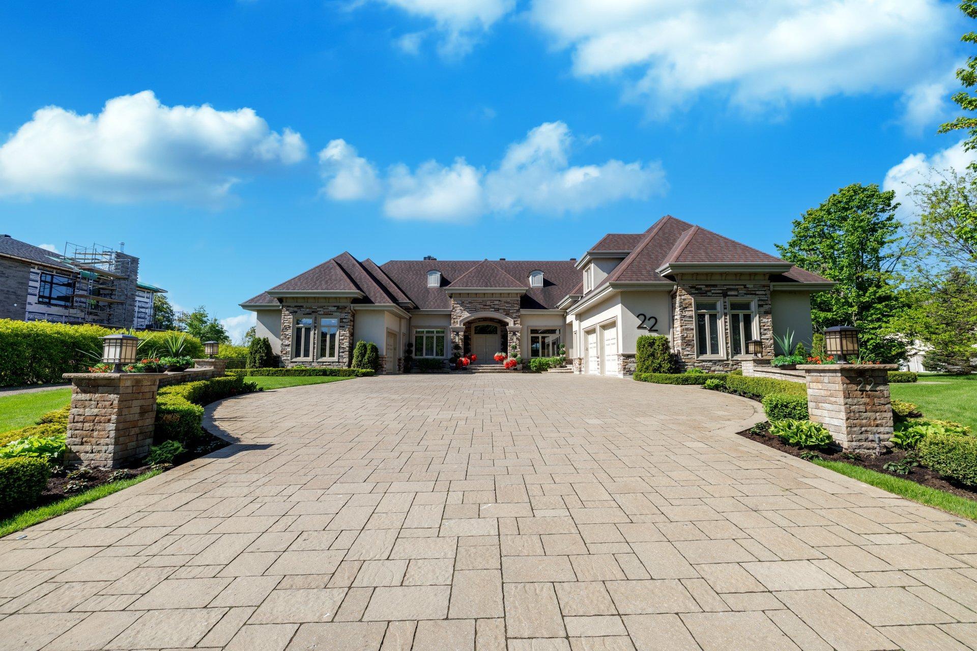 









22


Place Madison

,
Hudson,




QC
J0P1H0

