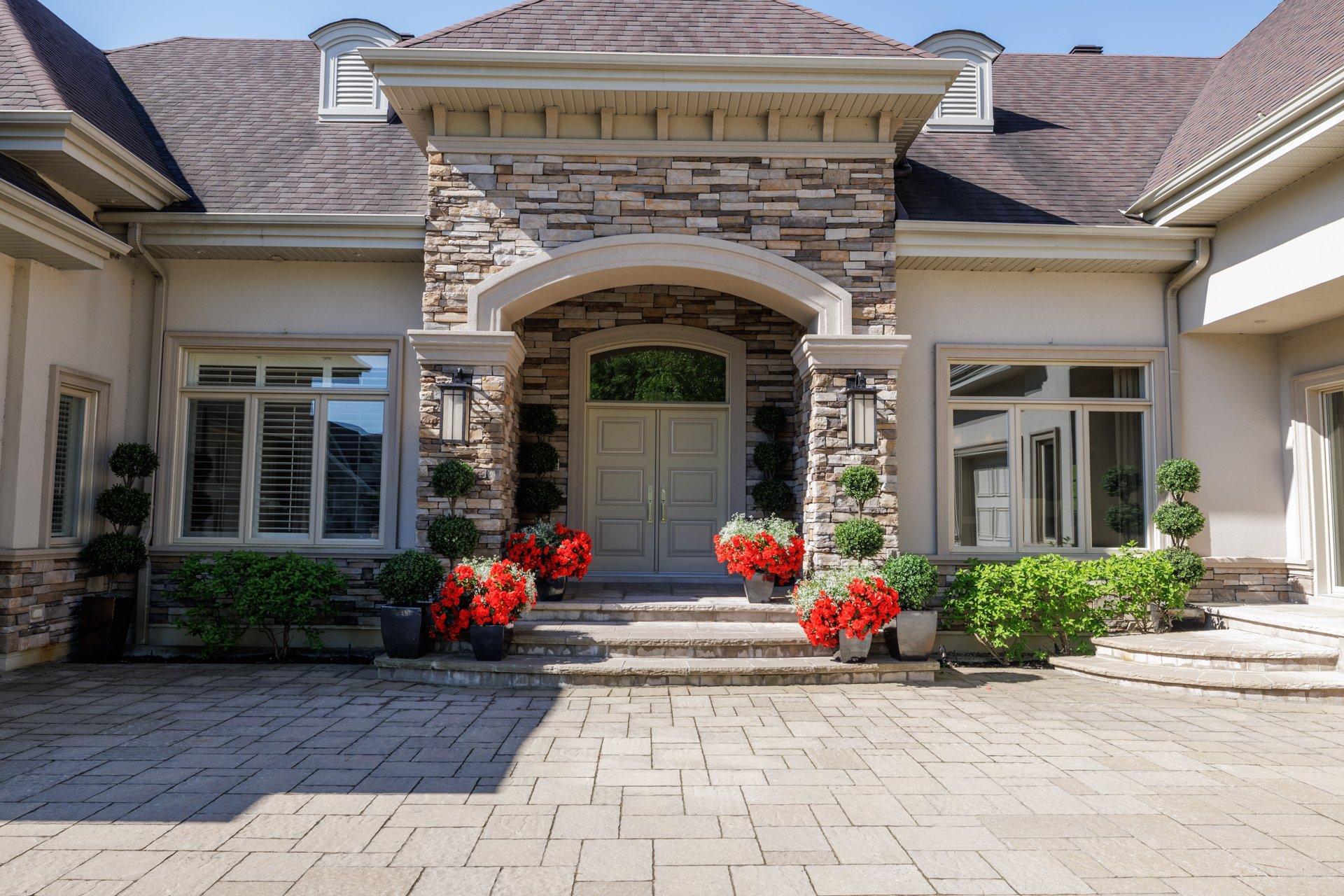 









22


Place Madison

,
Hudson,




QC
J0P1H0

