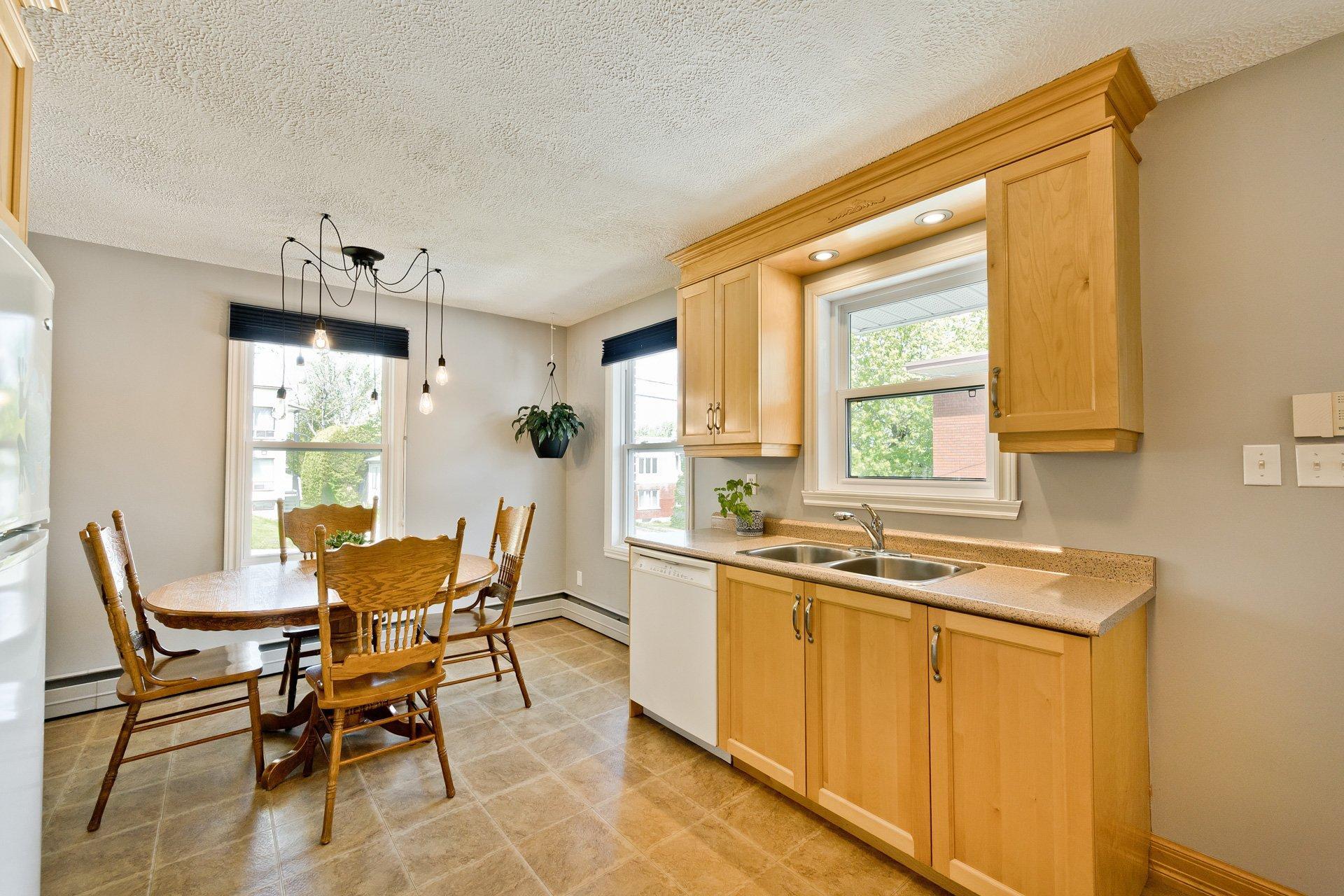 









1420


Rue Cabana

,
Sherbrooke (Les Nations),




QC
J1K2N1

