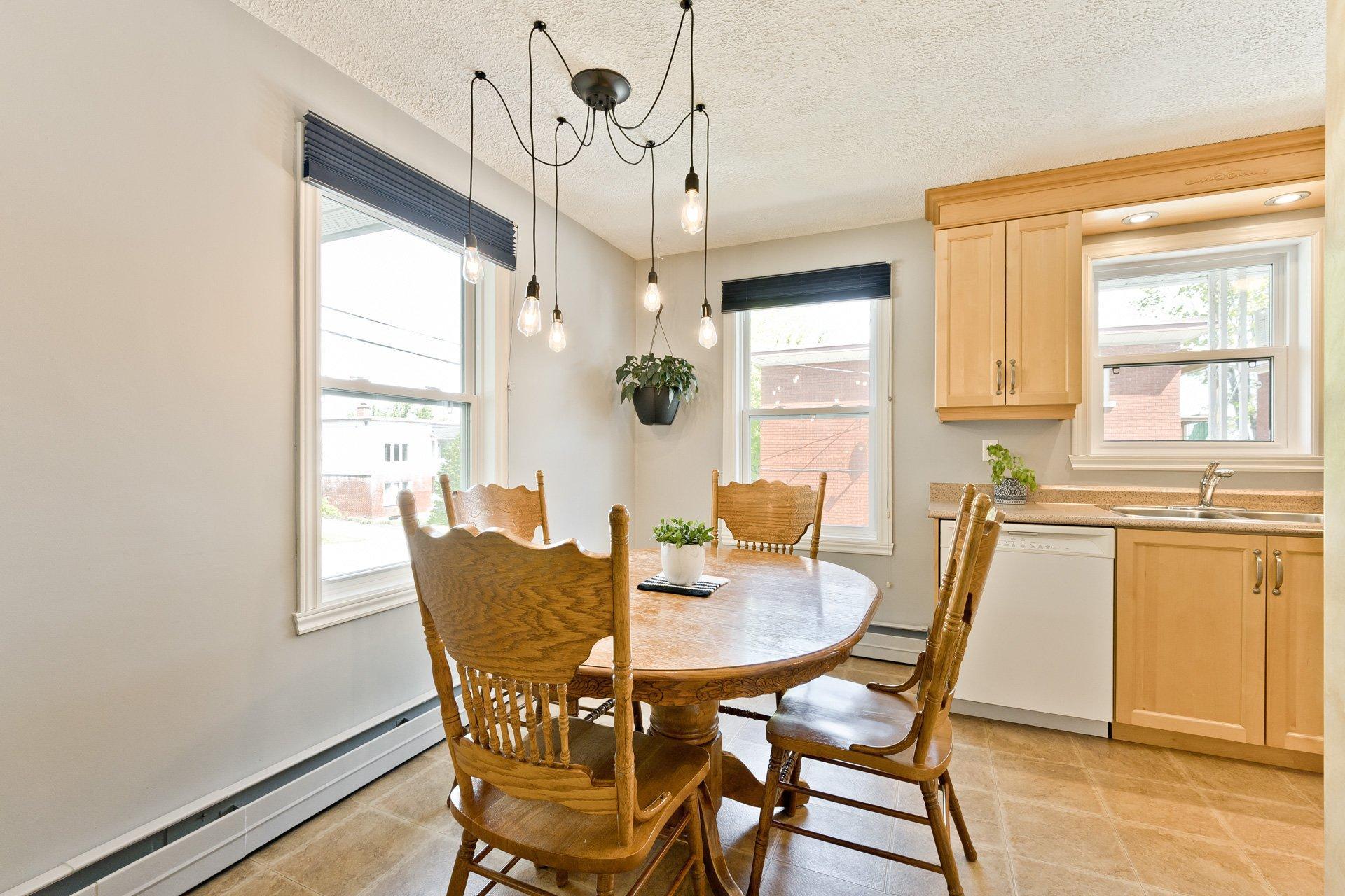 









1420


Rue Cabana

,
Sherbrooke (Les Nations),




QC
J1K2N1

