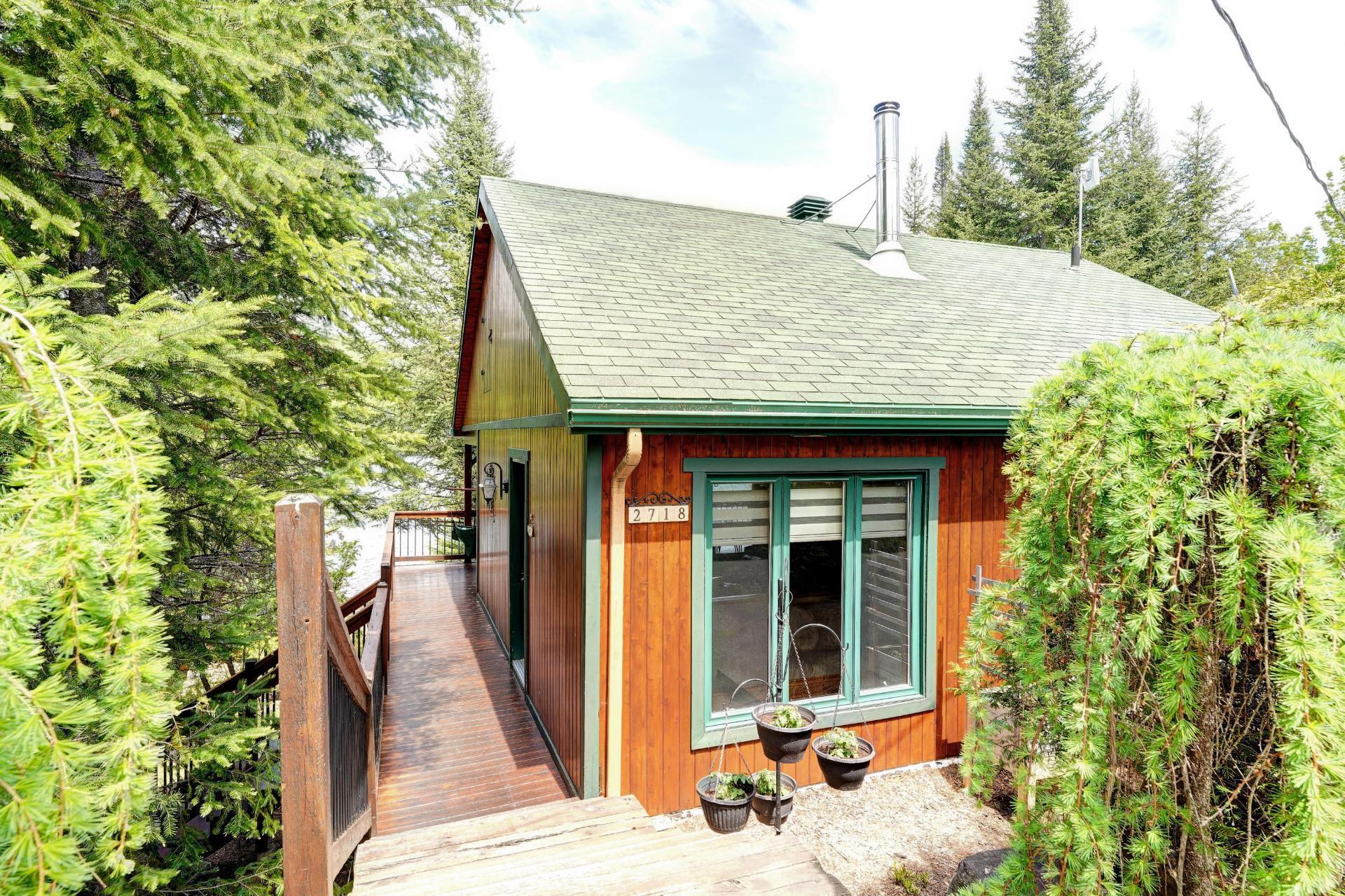 









2718


Route 125 N.

,
Saint-Donat,




QC
J0T2C0

