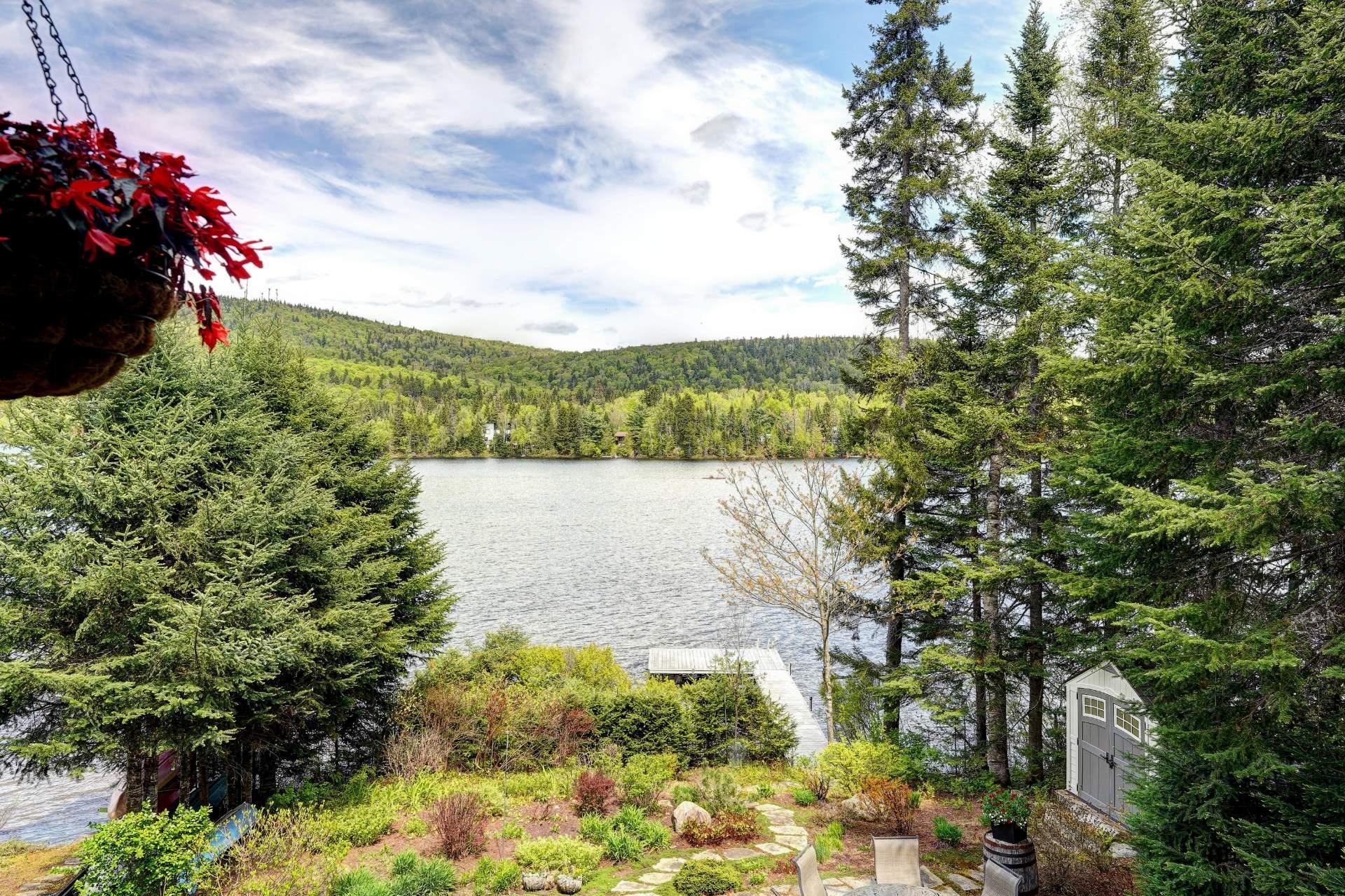 









2718


Route 125 N.

,
Saint-Donat,




QC
J0T2C0

