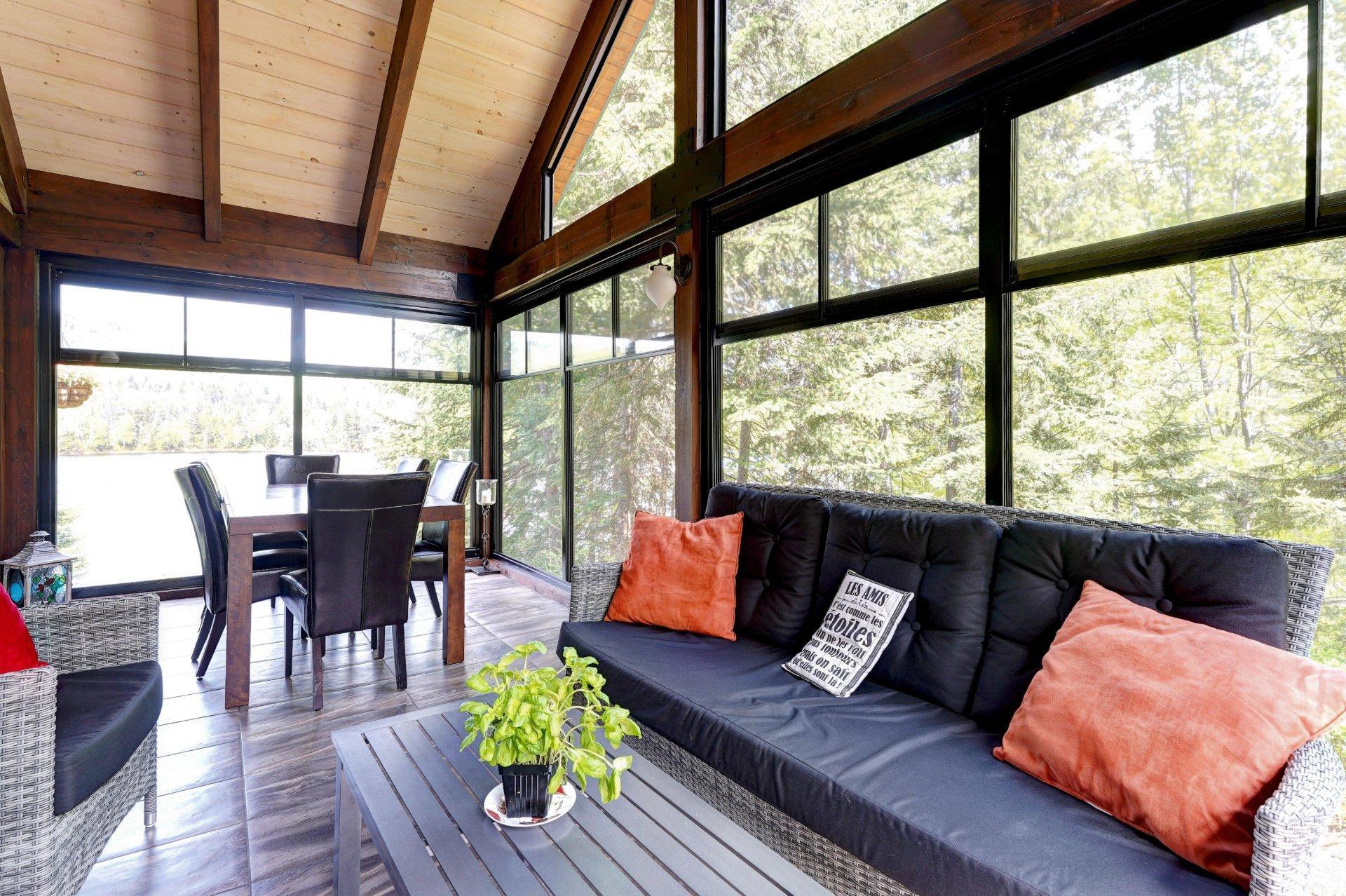 









2718


Route 125 N.

,
Saint-Donat,




QC
J0T2C0

