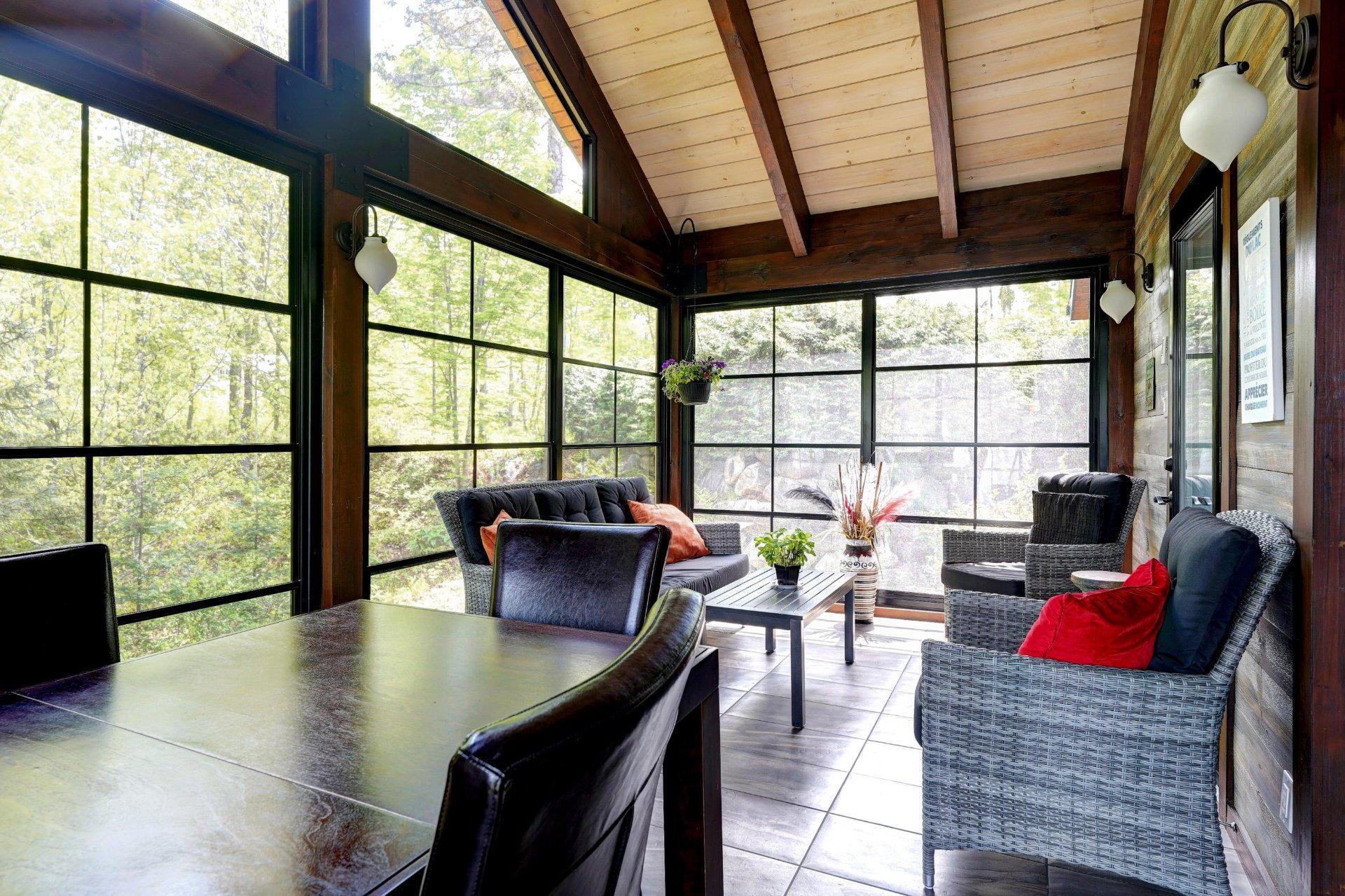 









2718


Route 125 N.

,
Saint-Donat,




QC
J0T2C0

