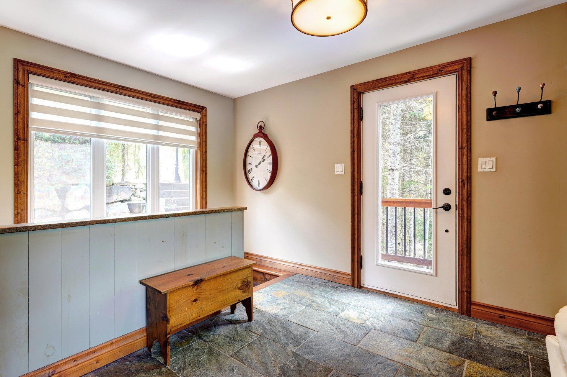 









2718


Route 125 N.

,
Saint-Donat,




QC
J0T2C0

