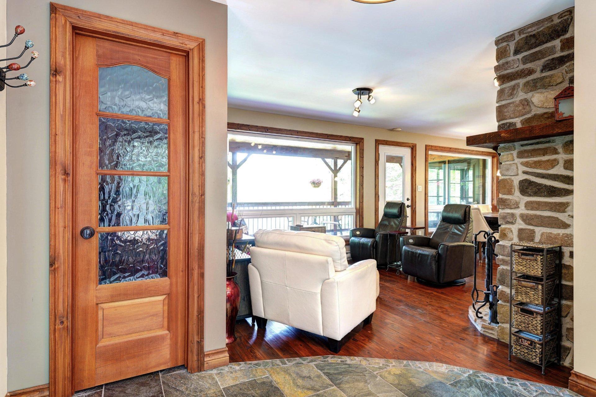 









2718


Route 125 N.

,
Saint-Donat,




QC
J0T2C0

