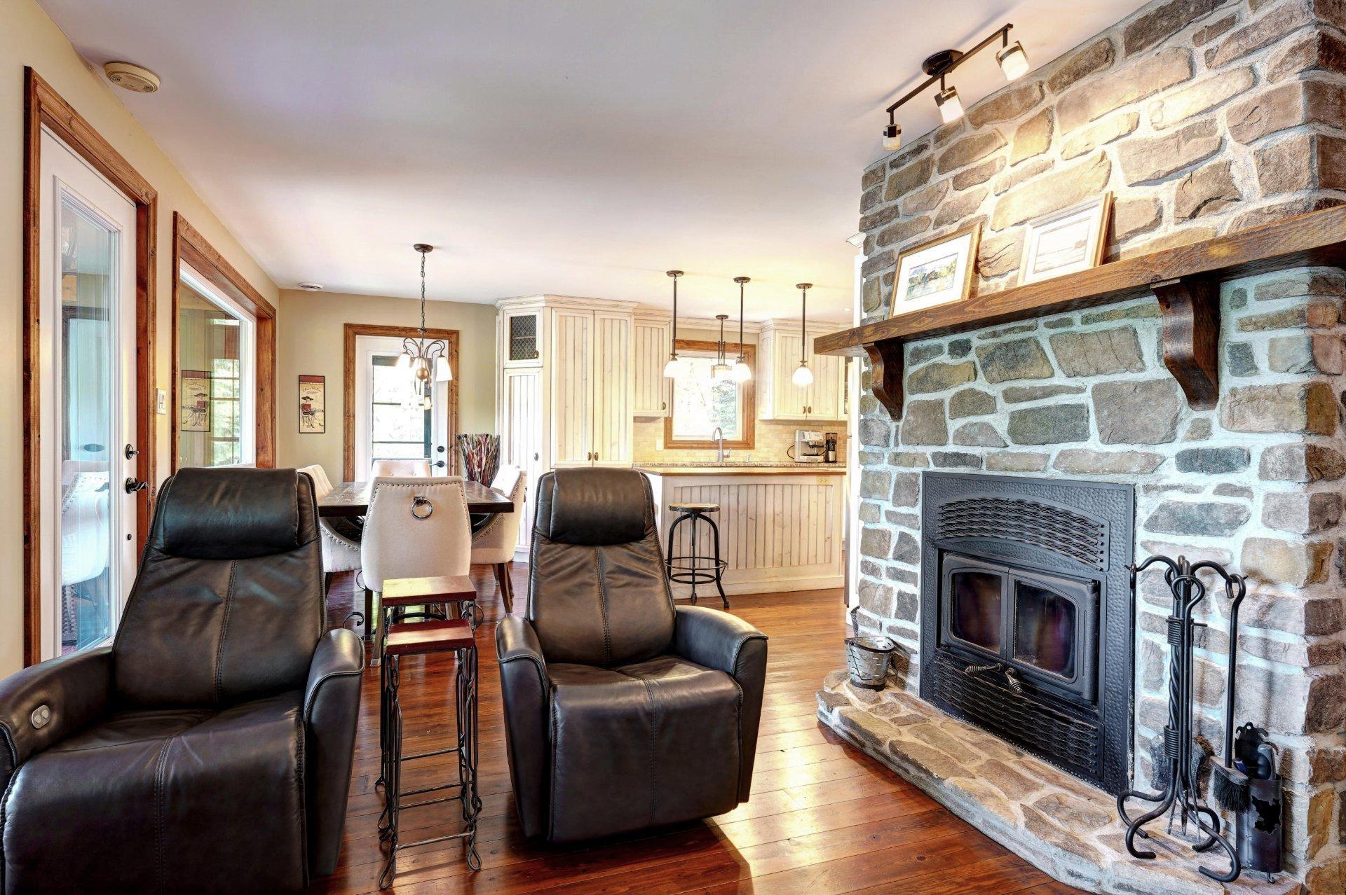 









2718


Route 125 N.

,
Saint-Donat,




QC
J0T2C0

