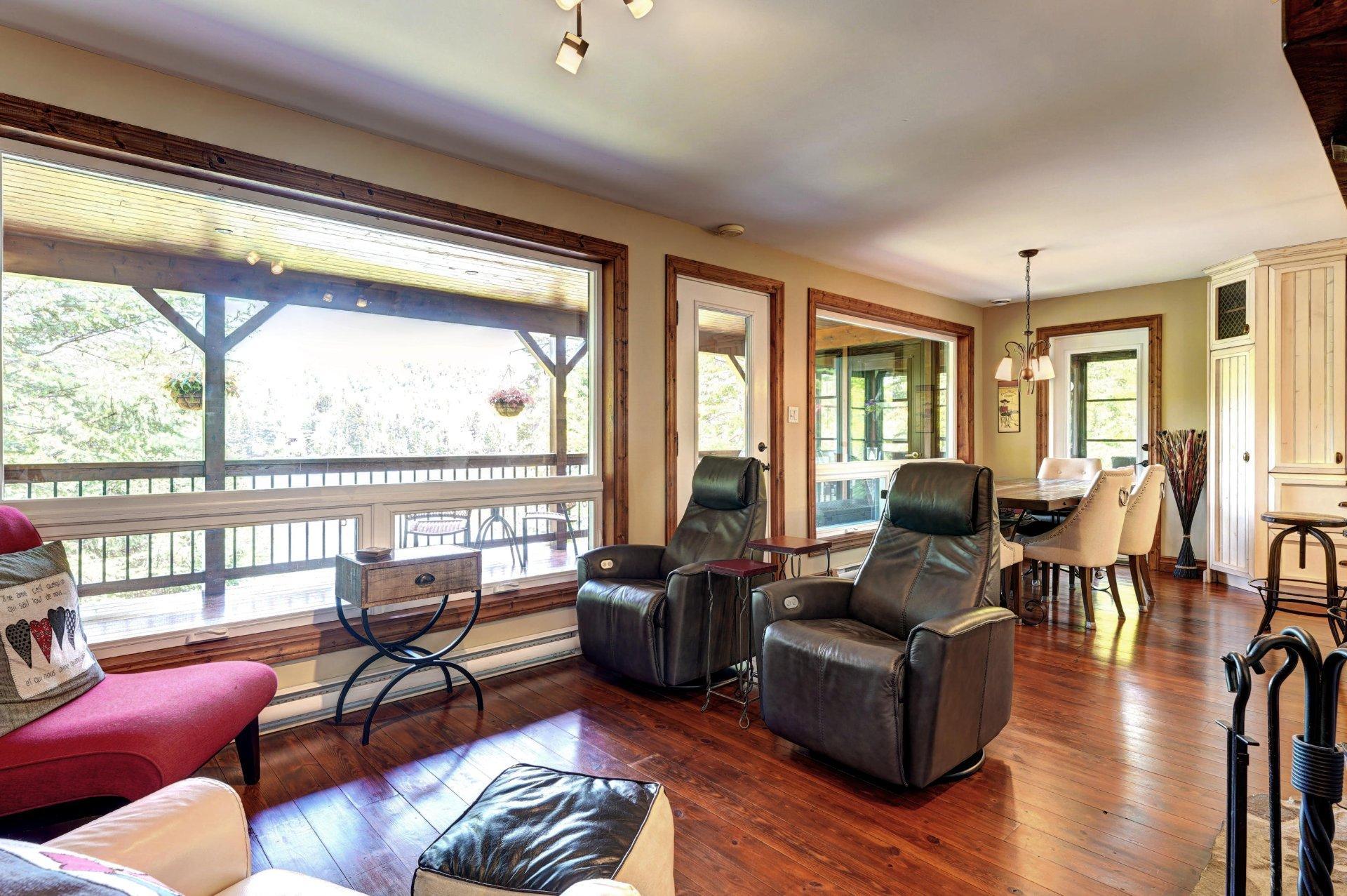 









2718


Route 125 N.

,
Saint-Donat,




QC
J0T2C0

