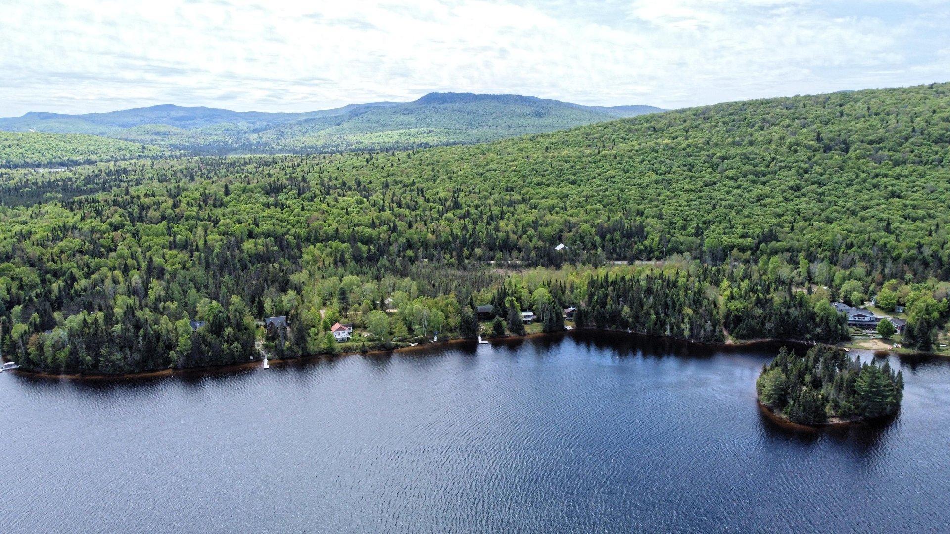 









2718


Route 125 N.

,
Saint-Donat,




QC
J0T2C0

