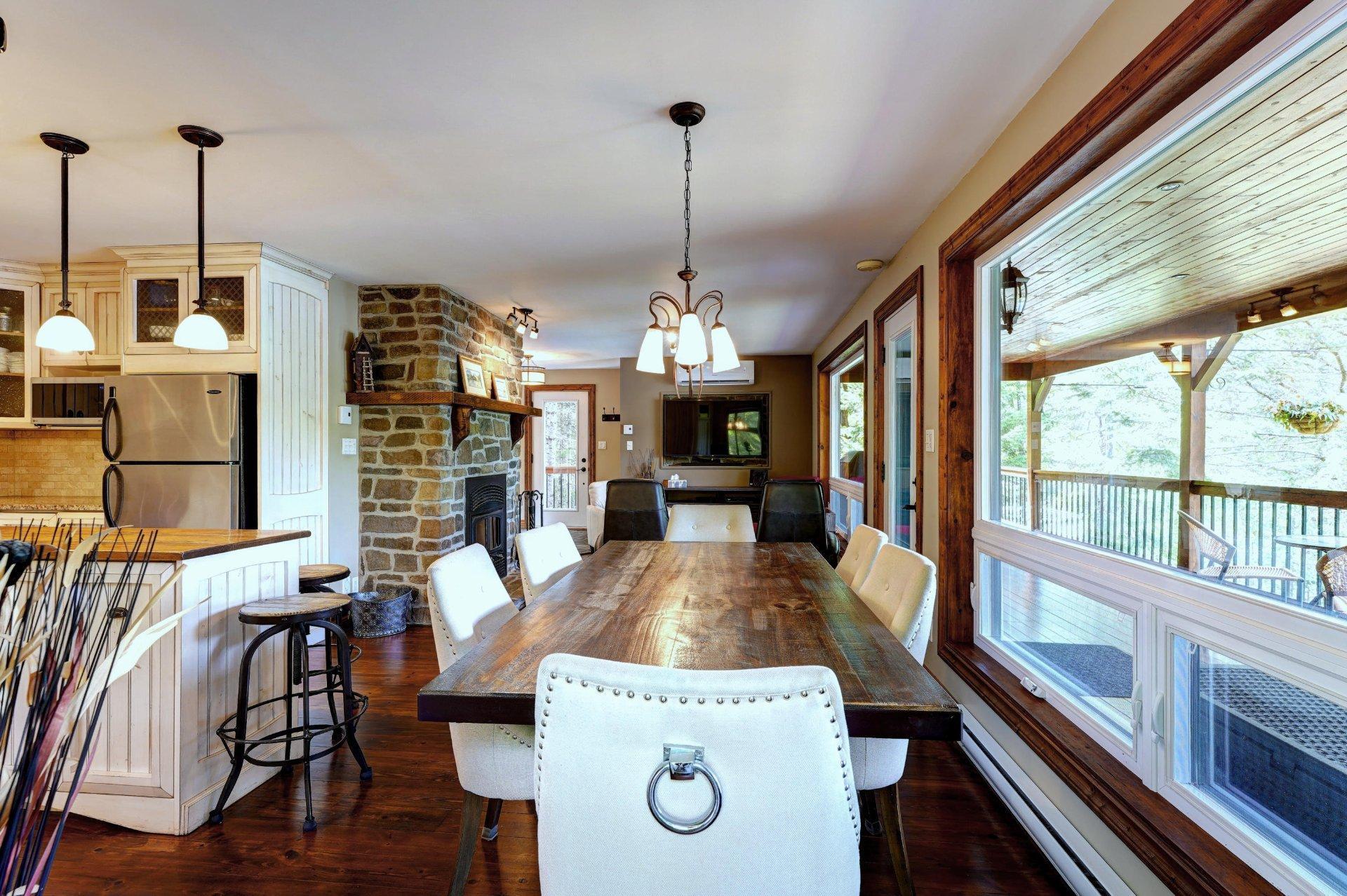









2718


Route 125 N.

,
Saint-Donat,




QC
J0T2C0


