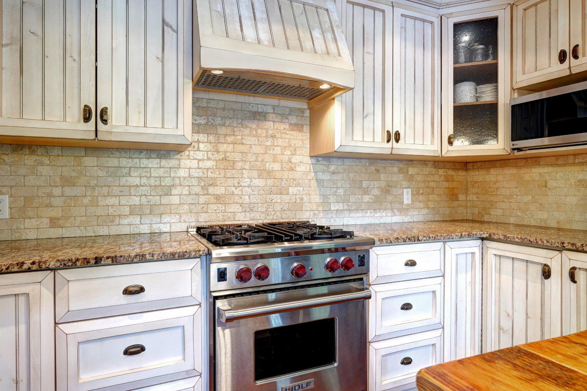









2718


Route 125 N.

,
Saint-Donat,




QC
J0T2C0

