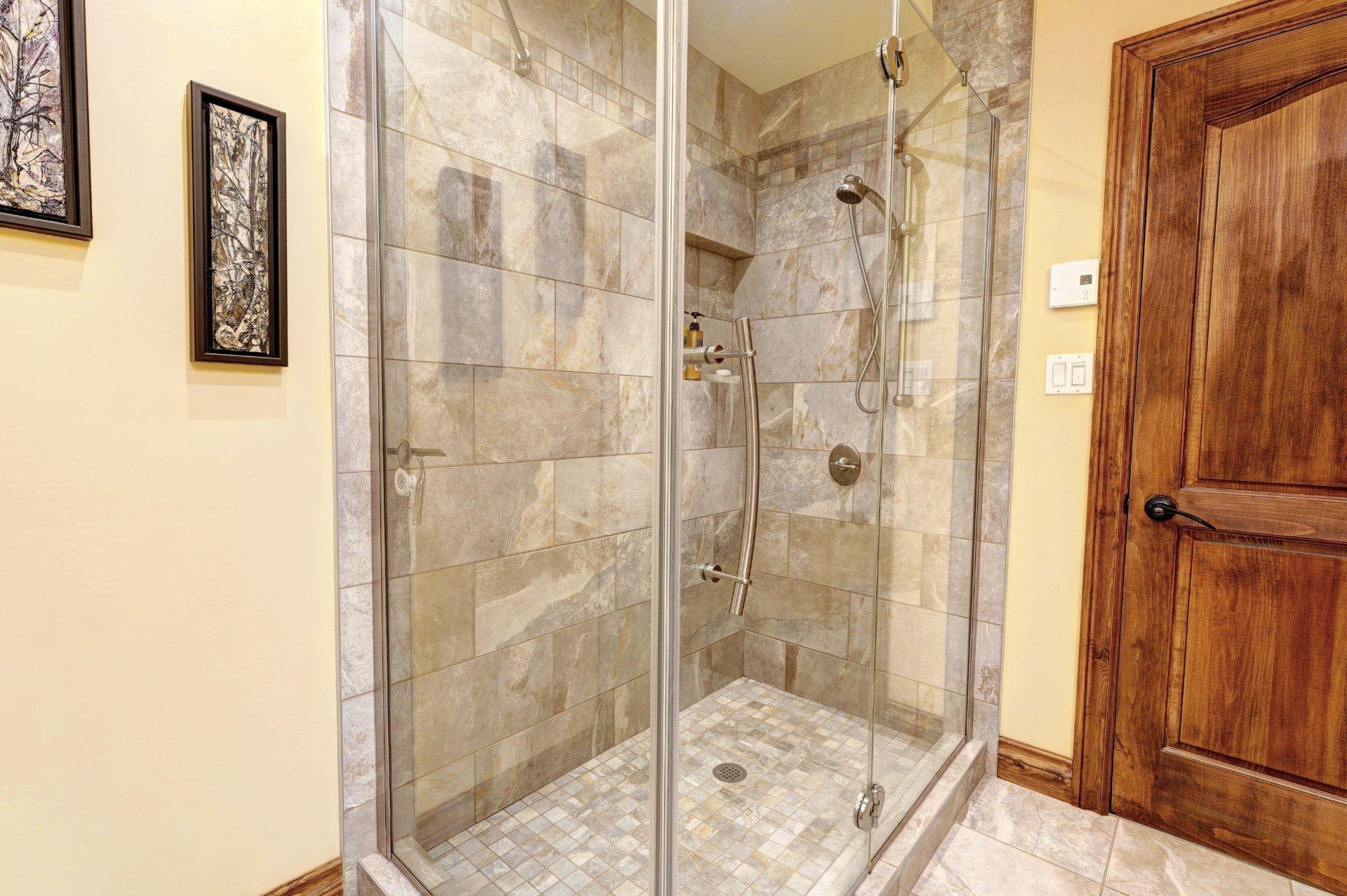 









2718


Route 125 N.

,
Saint-Donat,




QC
J0T2C0

