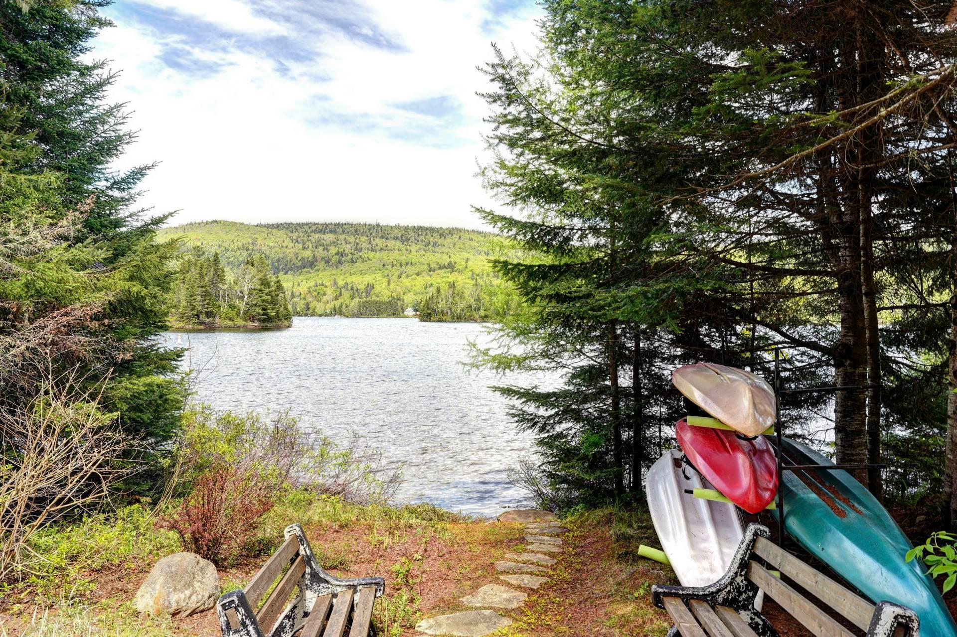 









2718


Route 125 N.

,
Saint-Donat,




QC
J0T2C0

