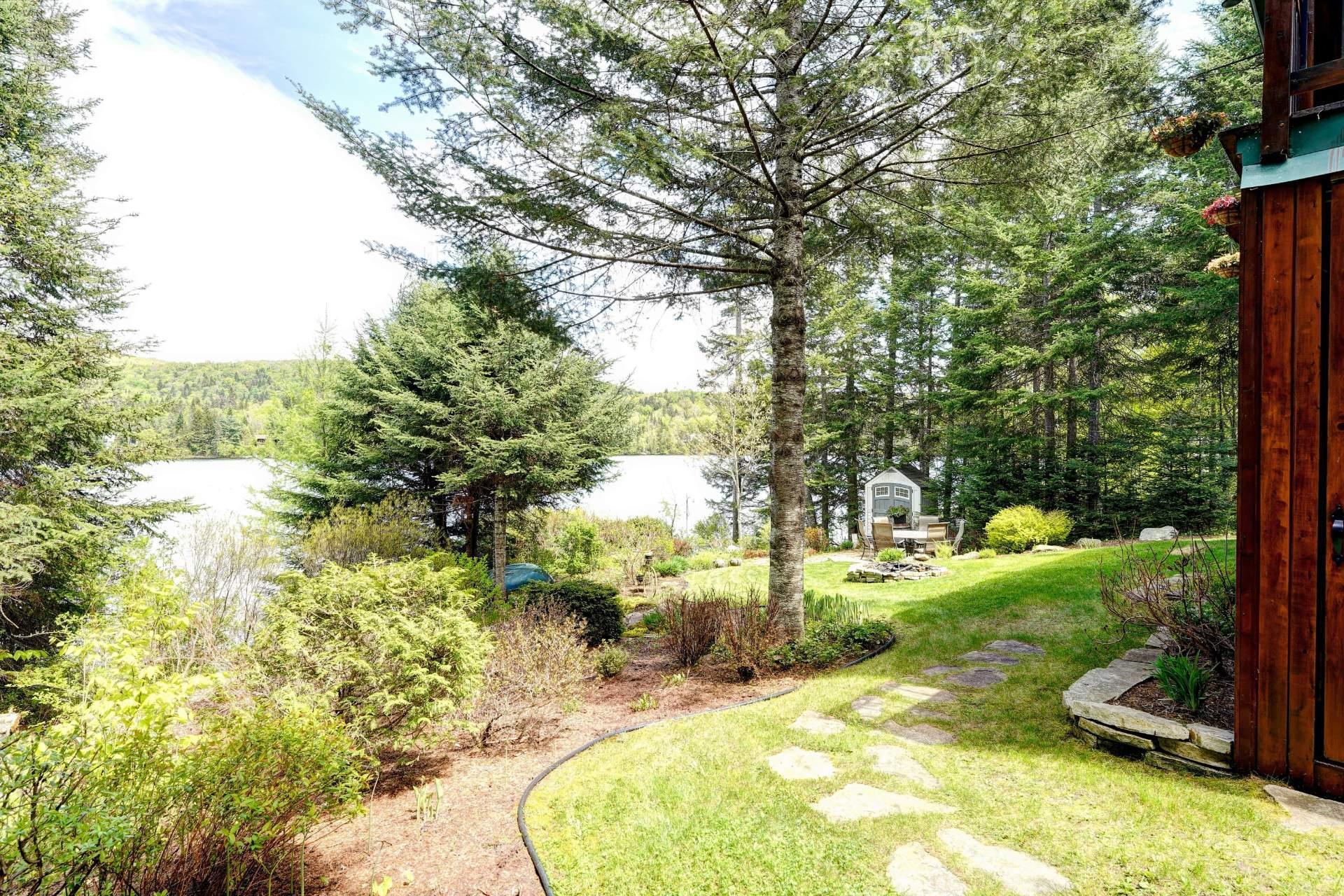 









2718


Route 125 N.

,
Saint-Donat,




QC
J0T2C0

