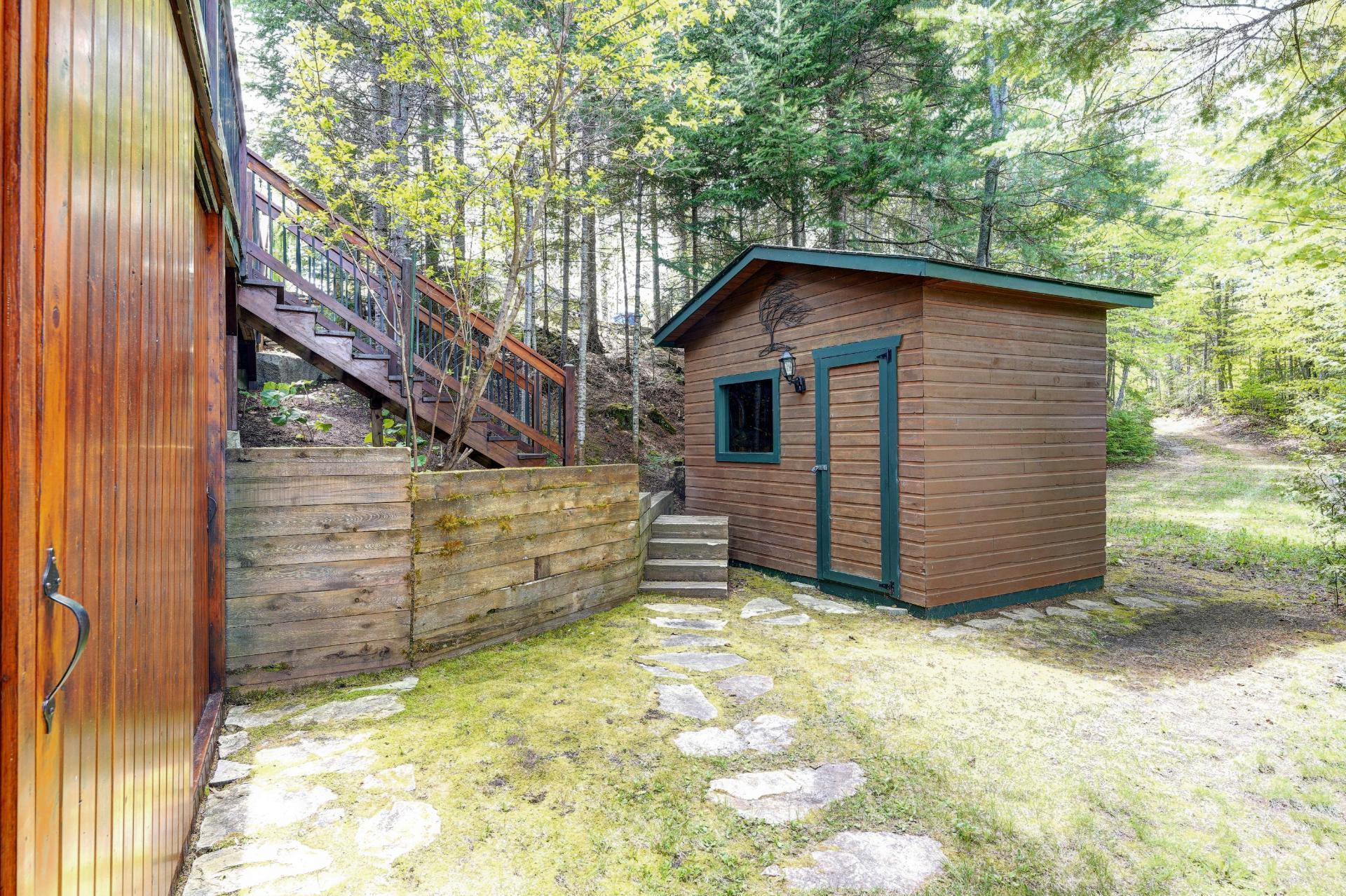 









2718


Route 125 N.

,
Saint-Donat,




QC
J0T2C0

