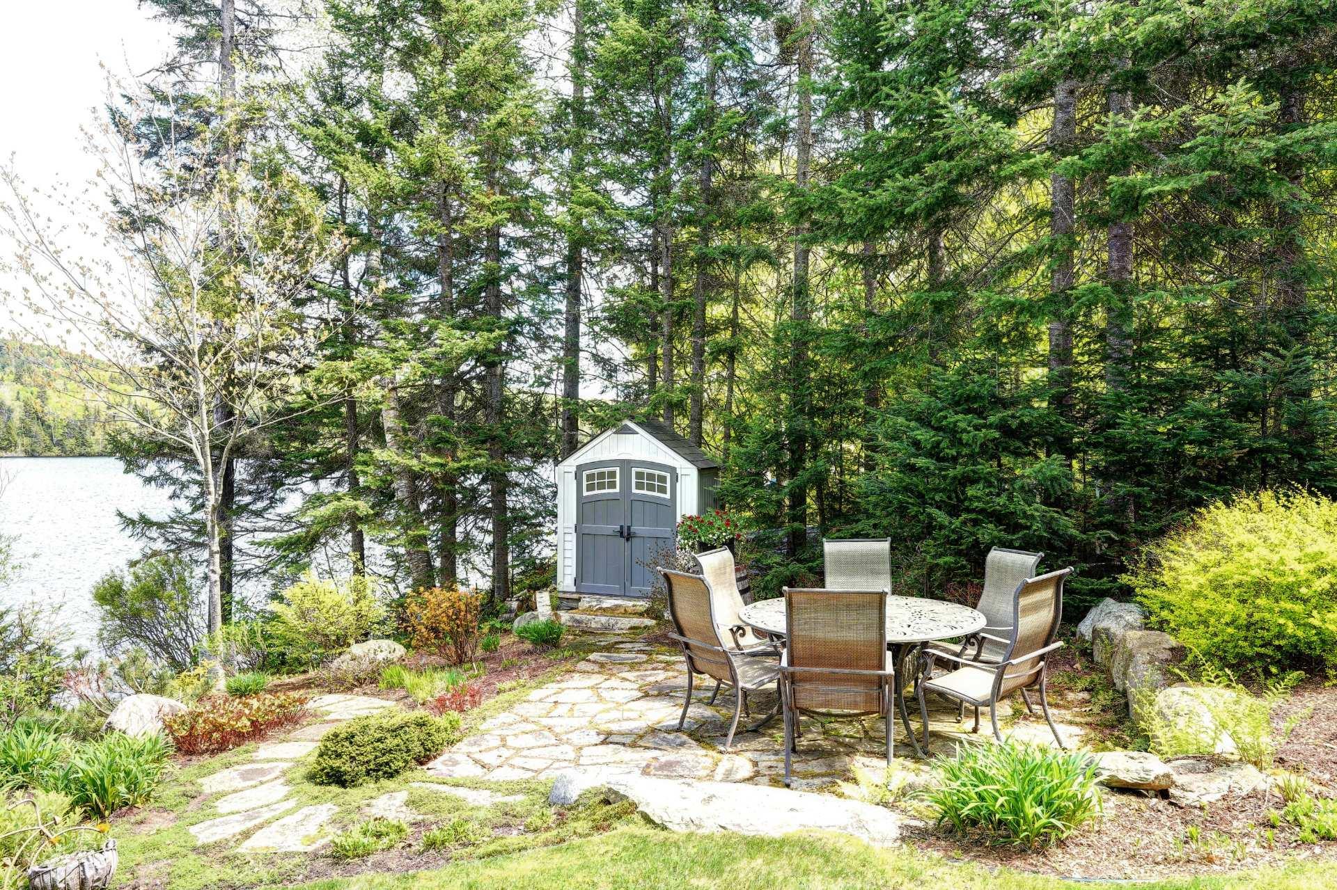 









2718


Route 125 N.

,
Saint-Donat,




QC
J0T2C0

