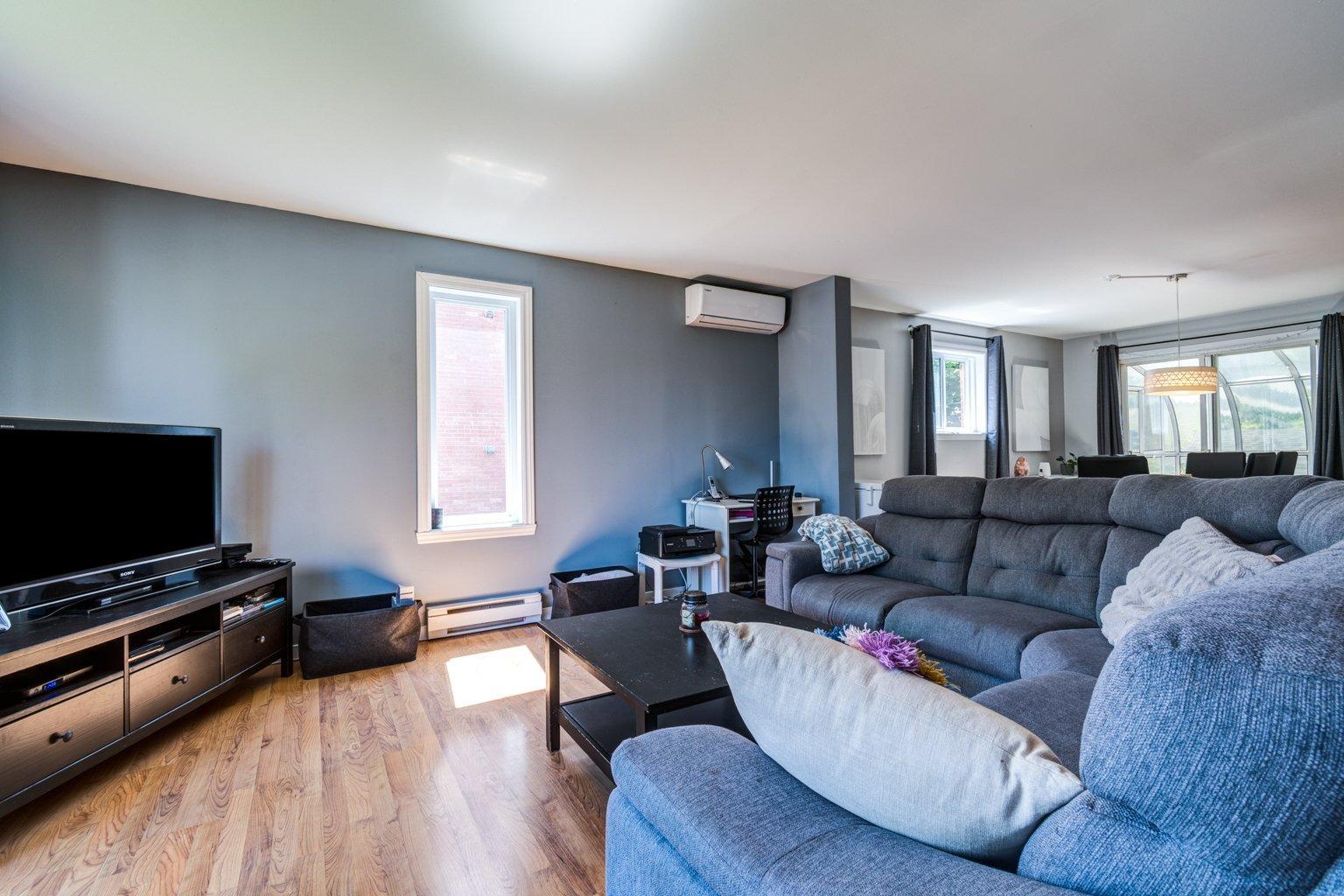 









477


Rue Léocadie-Bourgeois

,
Nicolet,




QC
J3T1X1

