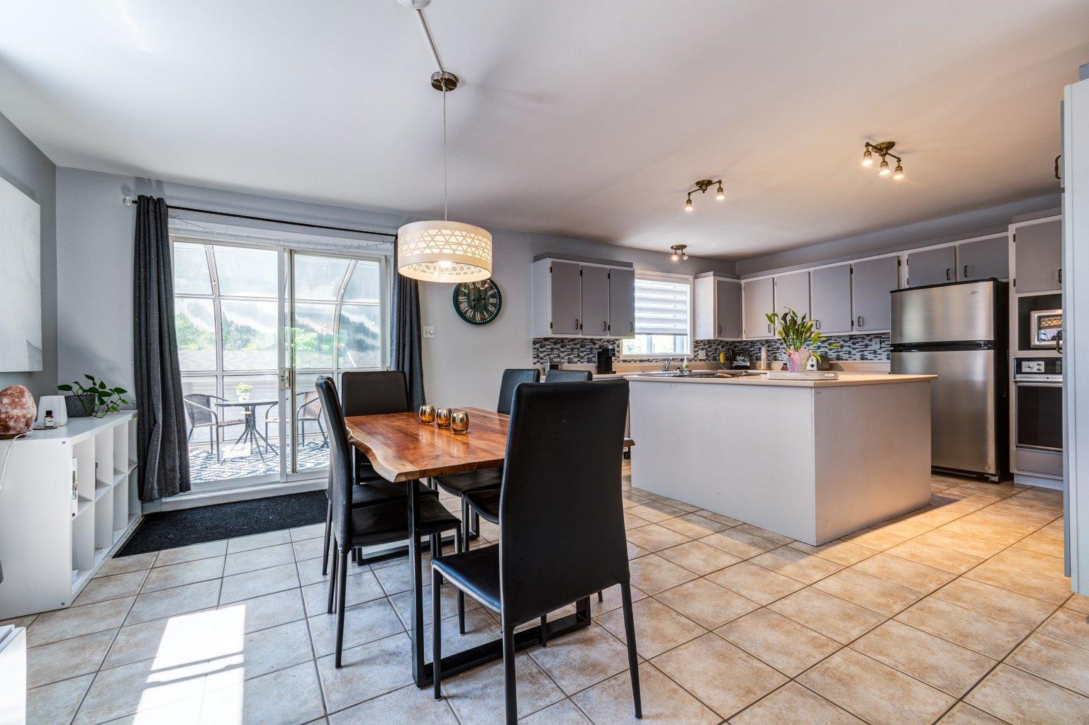 









477


Rue Léocadie-Bourgeois

,
Nicolet,




QC
J3T1X1

