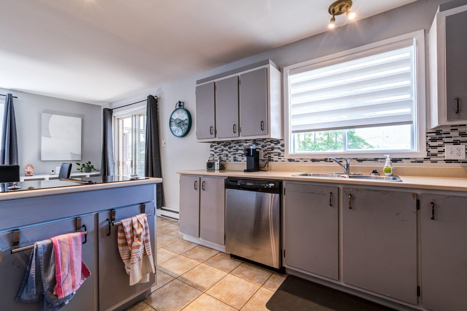 









477


Rue Léocadie-Bourgeois

,
Nicolet,




QC
J3T1X1

