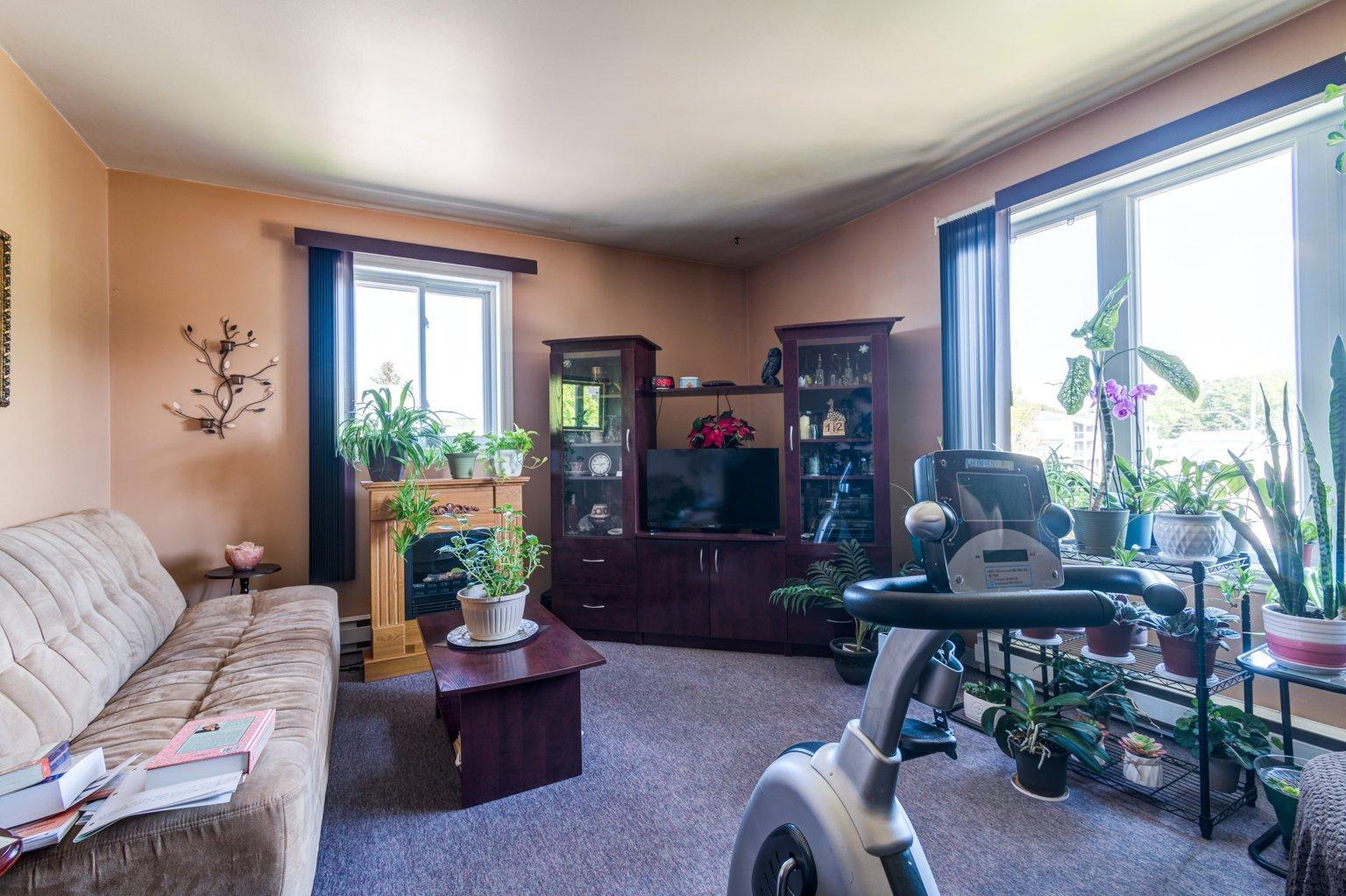 









477


Rue Léocadie-Bourgeois

,
Nicolet,




QC
J3T1X1

