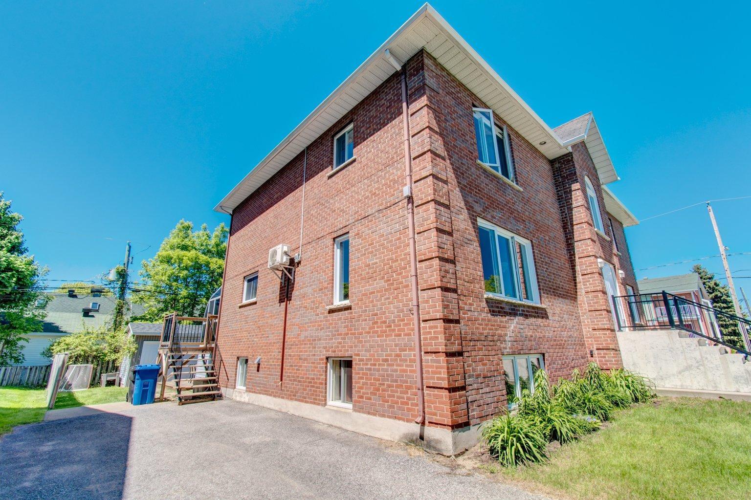 









477


Rue Léocadie-Bourgeois

,
Nicolet,




QC
J3T1X1

