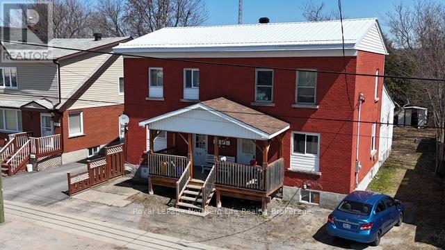 












230-232 FIFTH AVENUE W

,
North Bay (Central),




Ontario
P1B3N6

