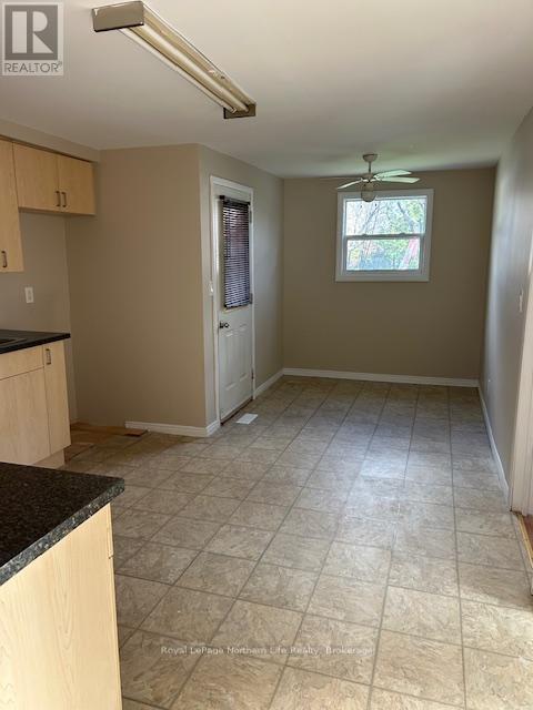 












230-232 FIFTH AVENUE W

,
North Bay (Central),




Ontario
P1B3N6

