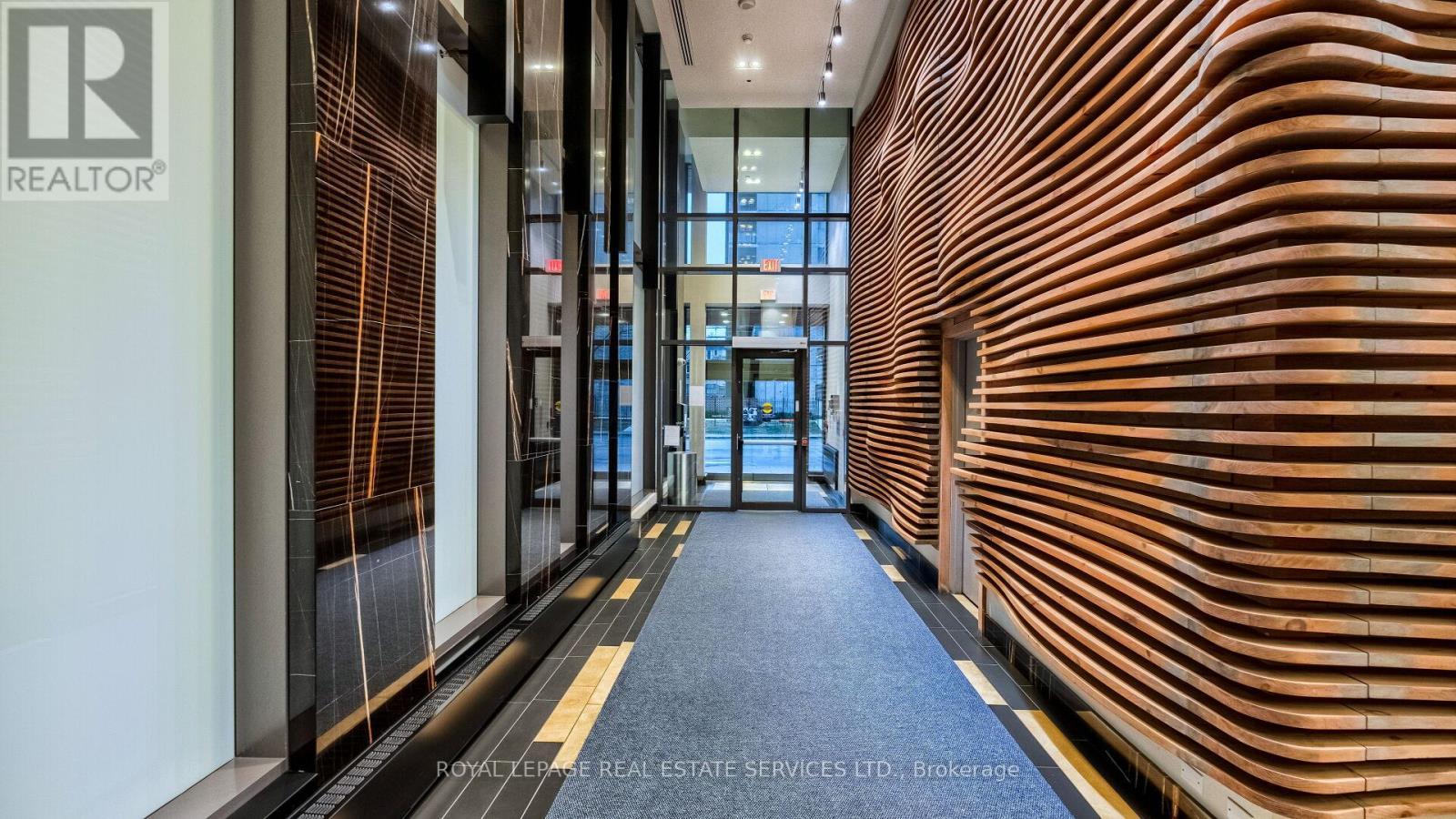 












1301 - 111 BATHURST STREET

,
Toronto,




Ontario
M5V0M9

