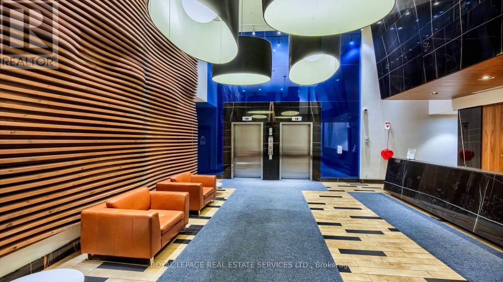 












1301 - 111 BATHURST STREET

,
Toronto,




Ontario
M5V0M9

