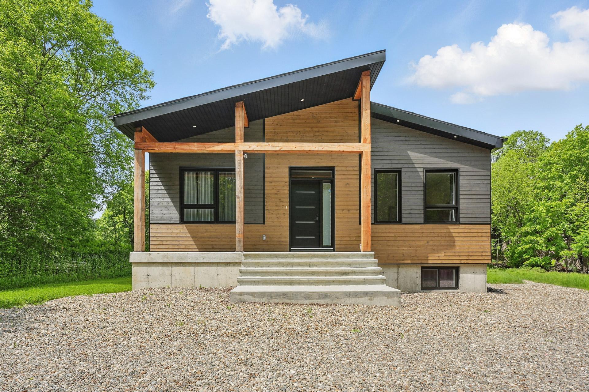 









61


Ch. du Marécage

,
Val-des-Monts,




QC
J8N4J5

