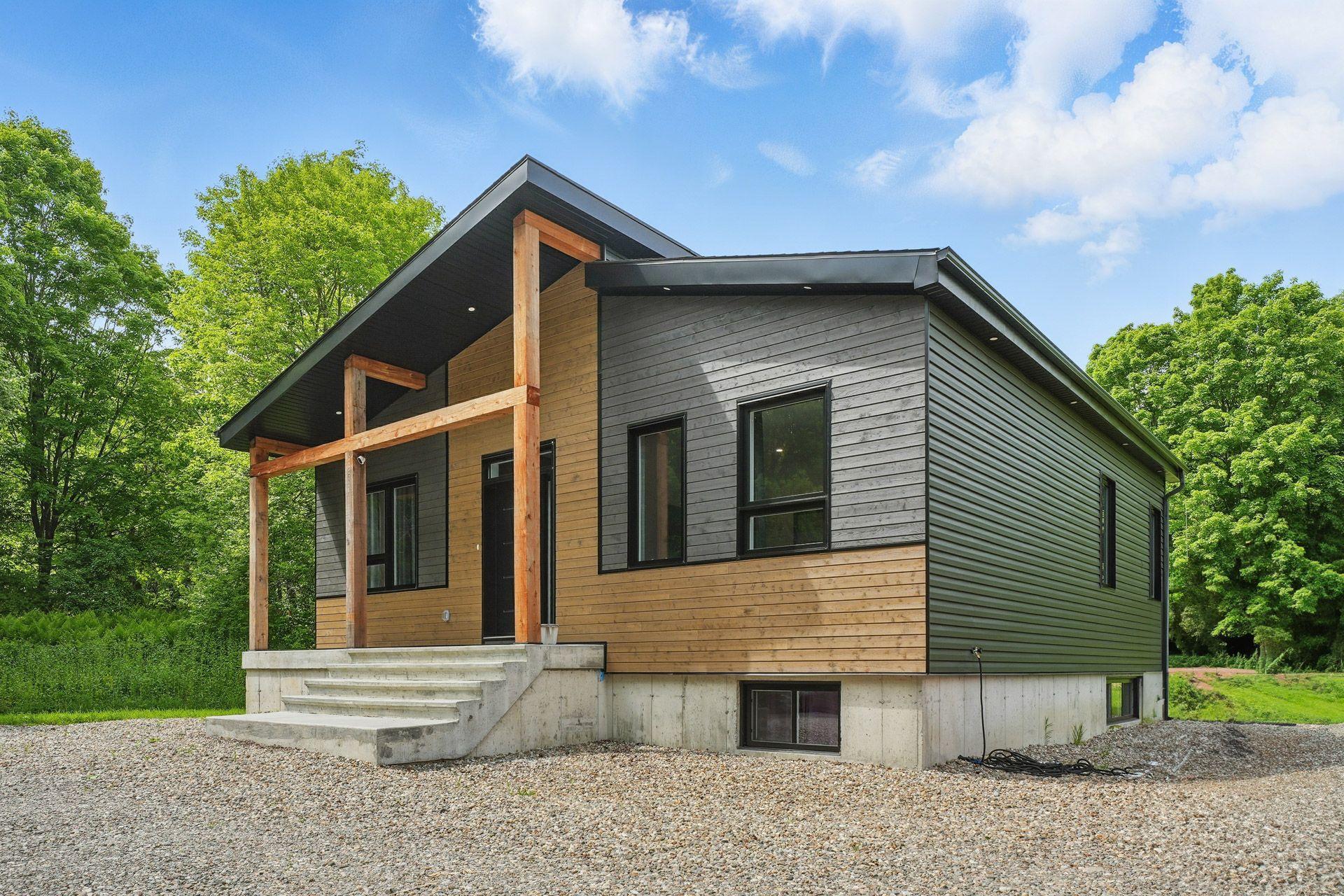 









61


Ch. du Marécage

,
Val-des-Monts,




QC
J8N4J5

